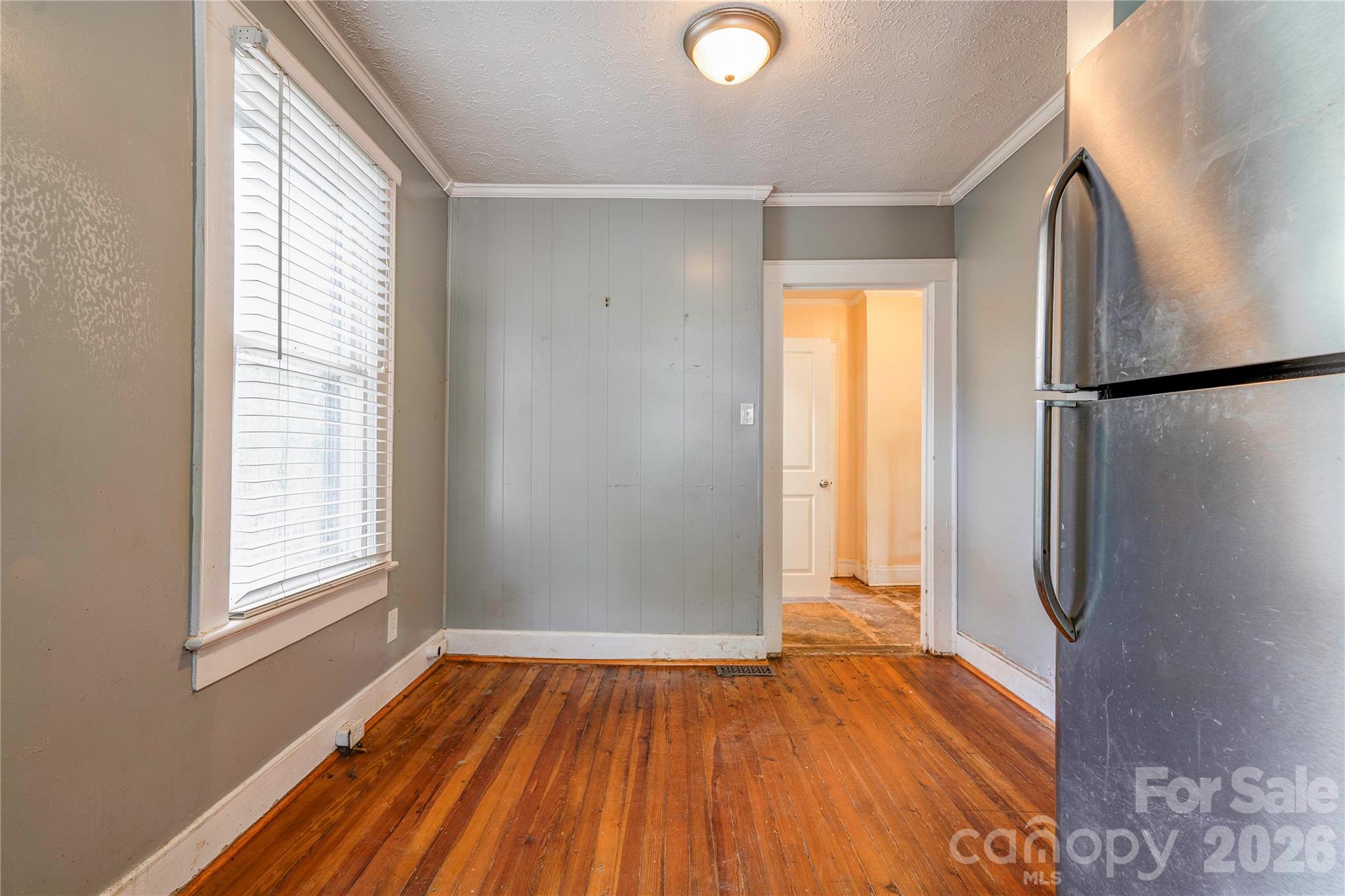 811 Kings Road Property Photo 5