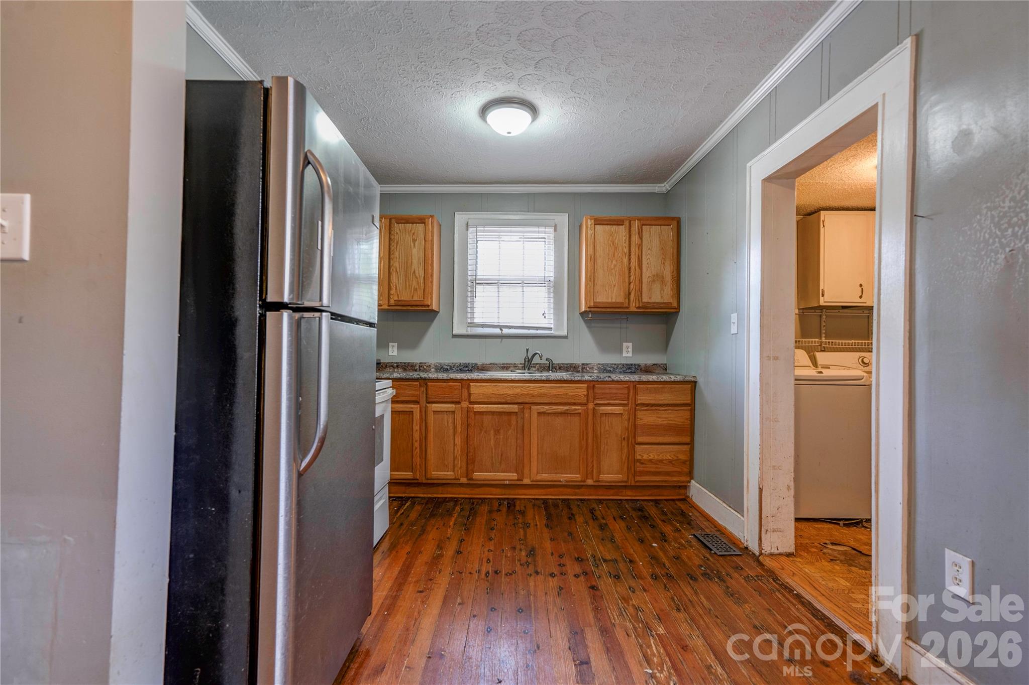 811 Kings Road Property Photo 7