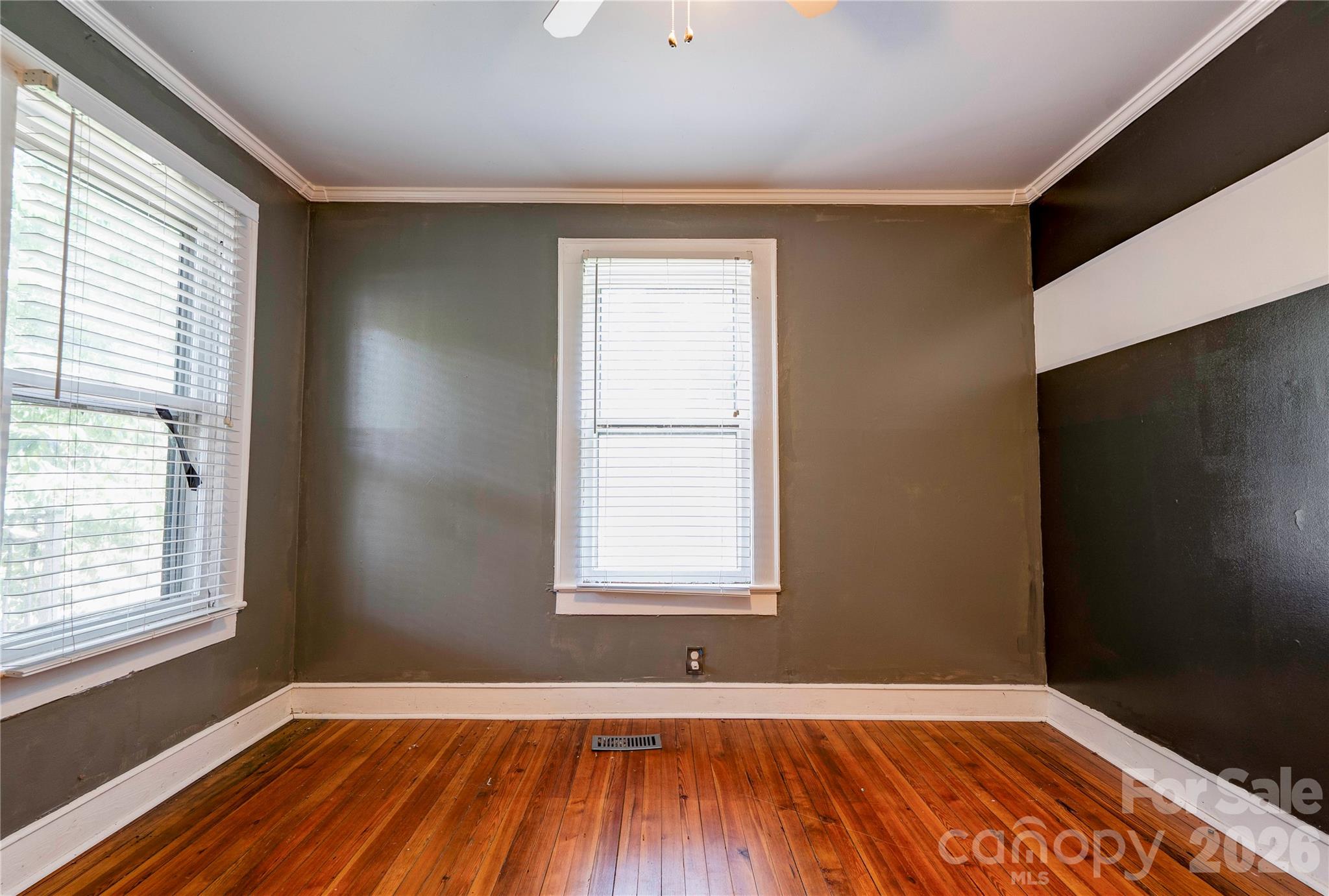 811 Kings Road Property Photo 14