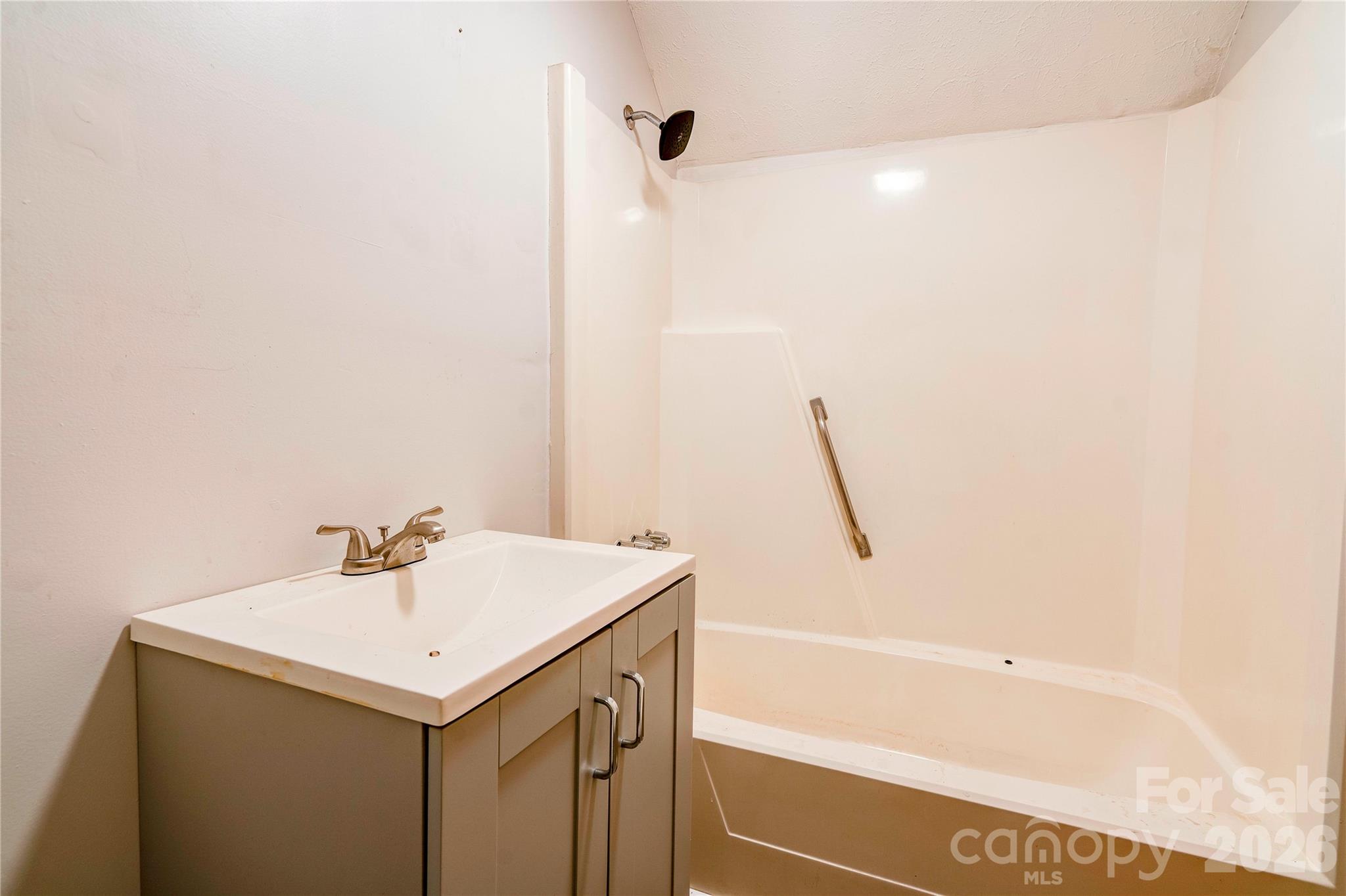 811 Kings Road Property Photo 21