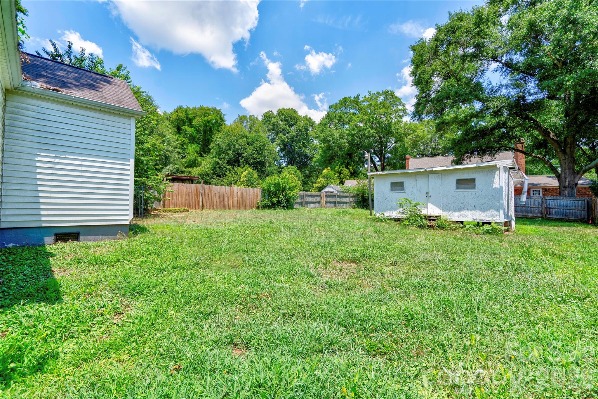 811 Kings Road Property Photo 27