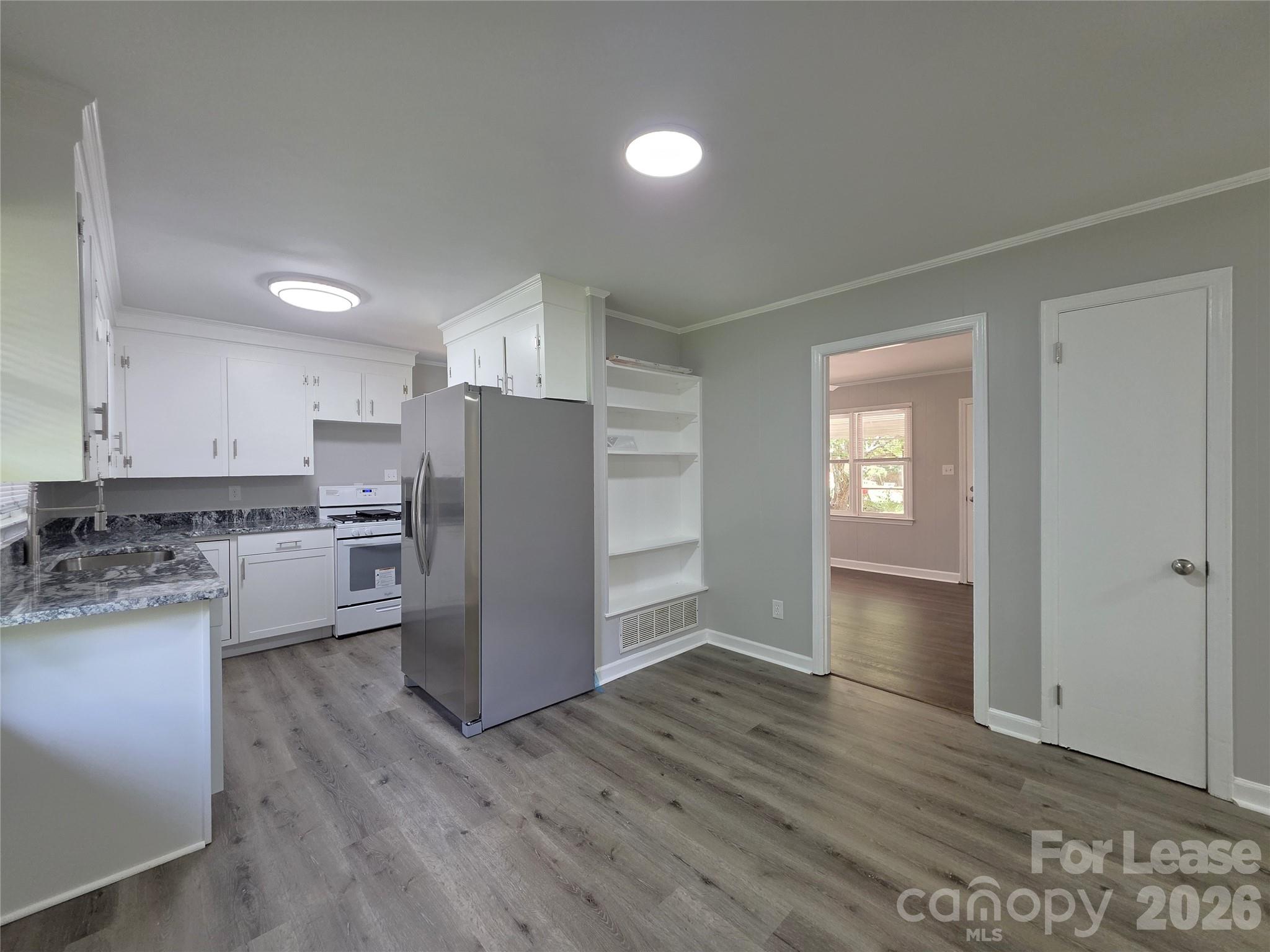 502 Cardinal Court Property Photo 4