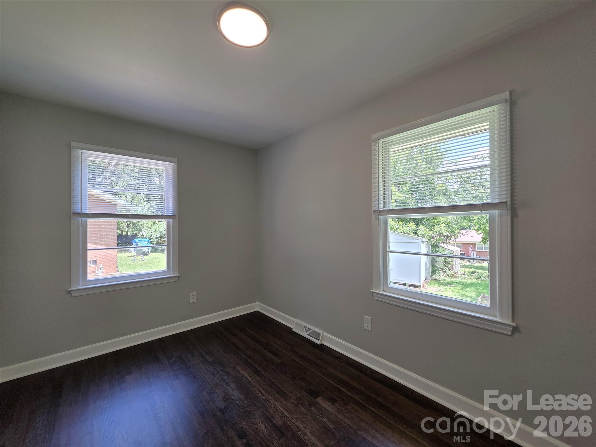 502 Cardinal Court Property Photo 12