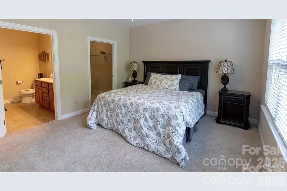 40 Hyannis Drive 202 Property Photo 26