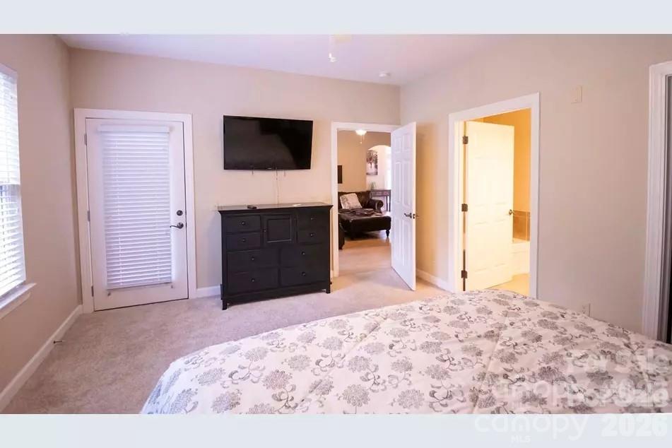 40 Hyannis Drive 202 Property Photo 27