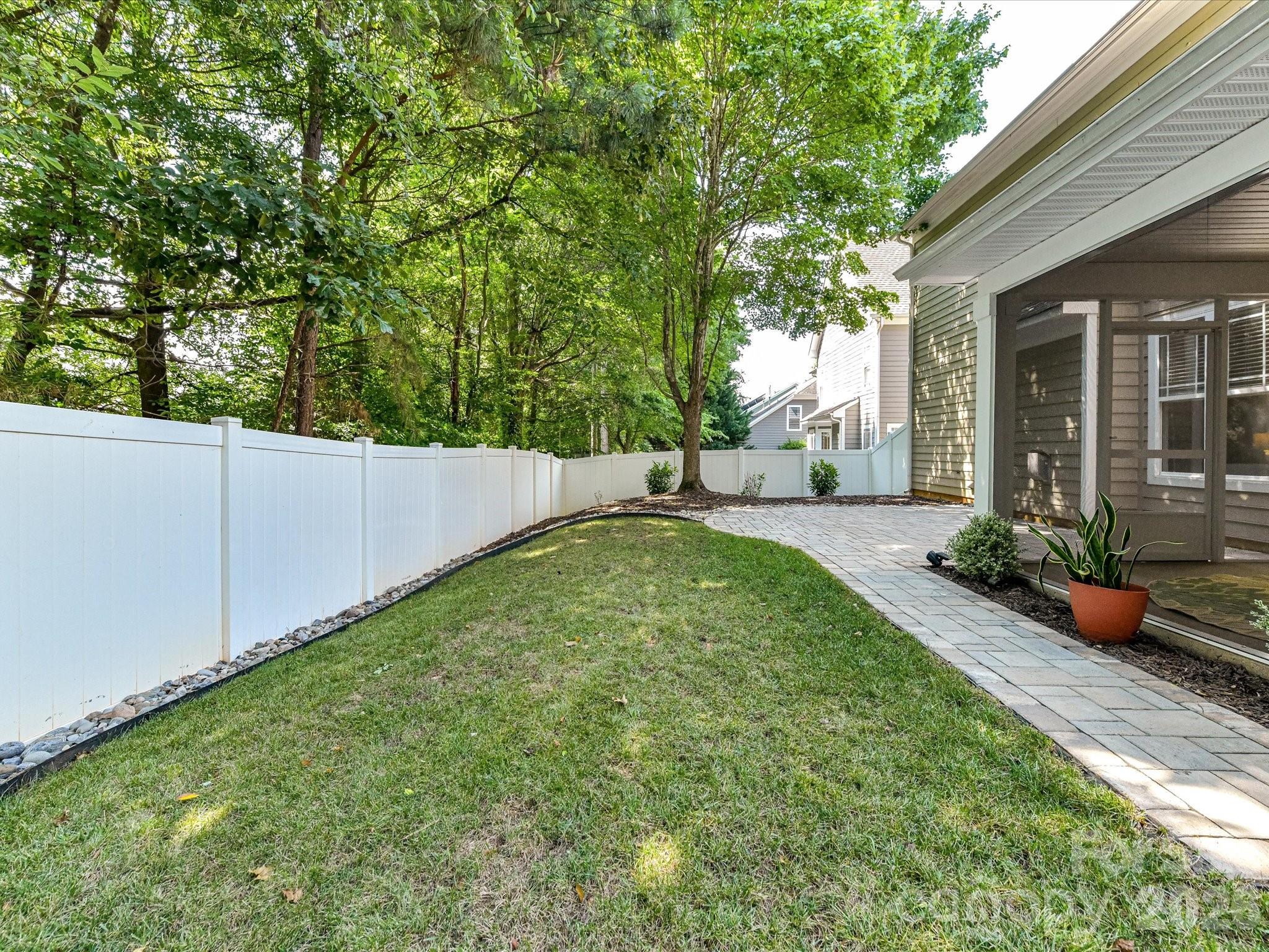 18814 Coachmans Trace Property Photo 35