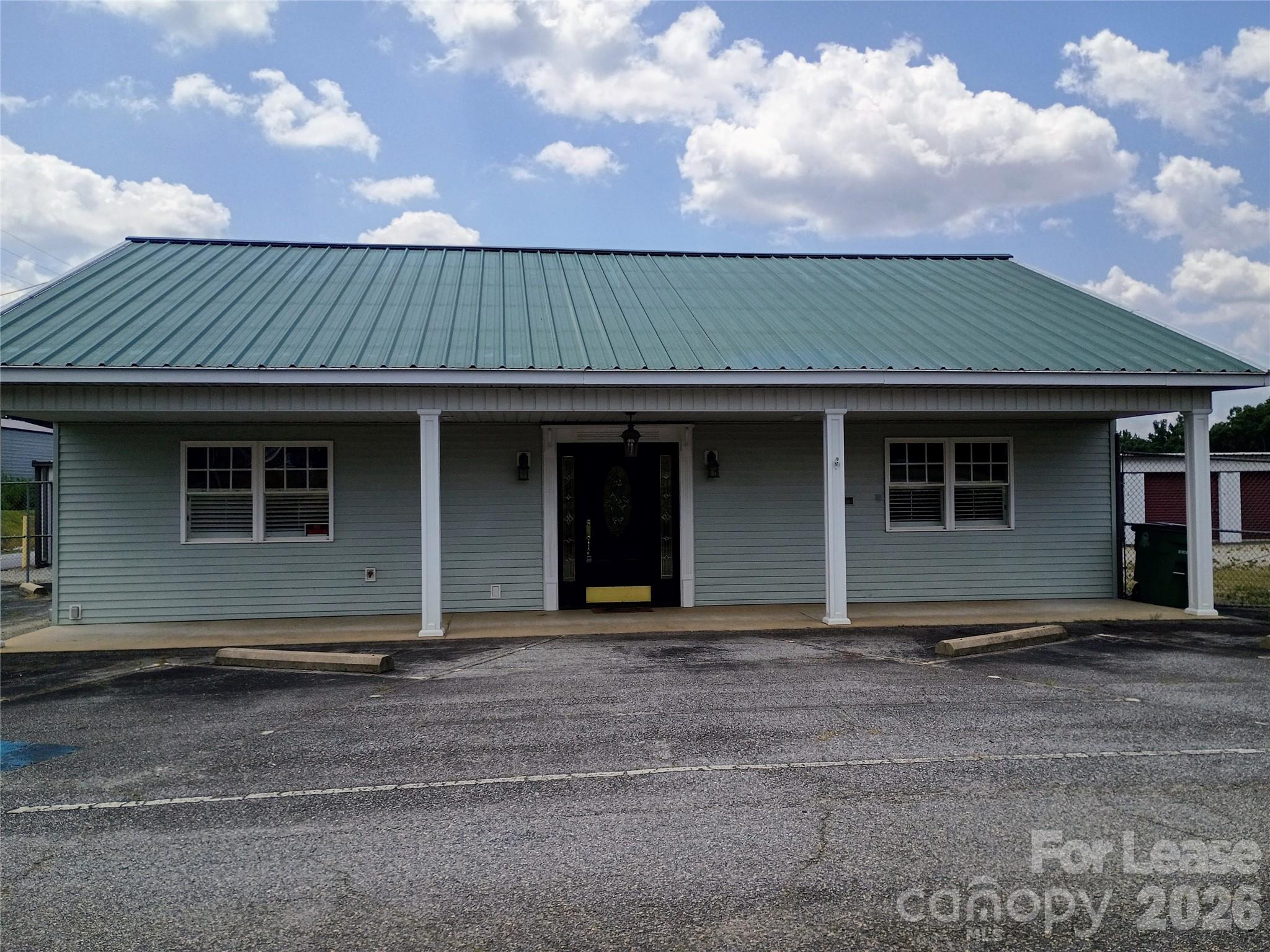 758 Oakland Road Property Photo 2