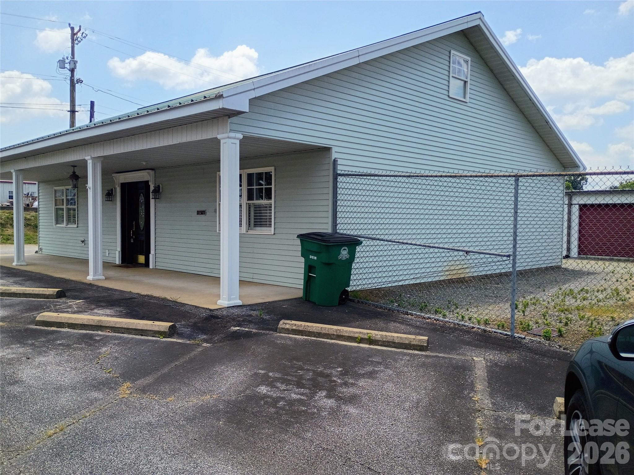 758 Oakland Road Property Photo 3