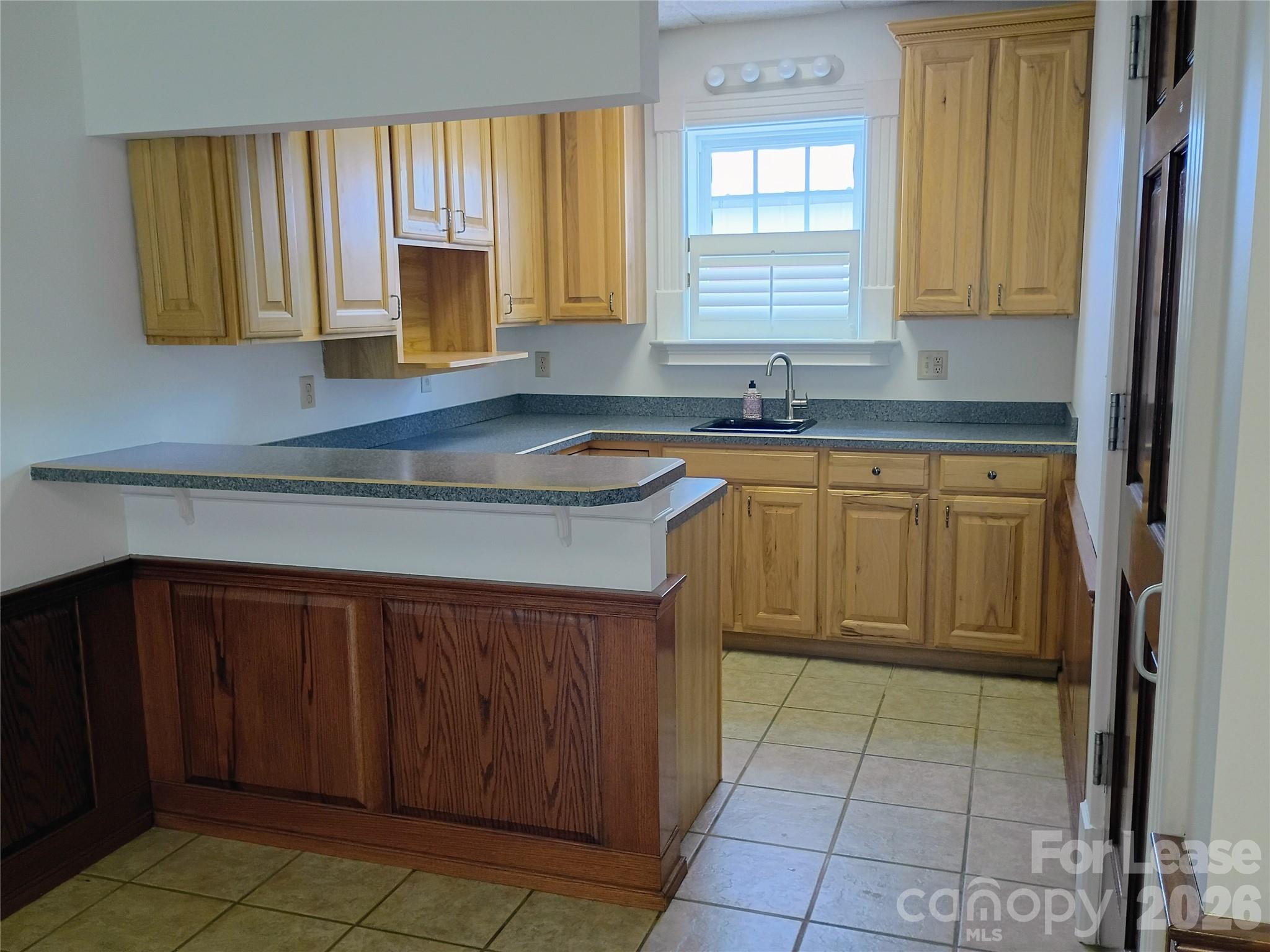 758 Oakland Road Property Photo 12