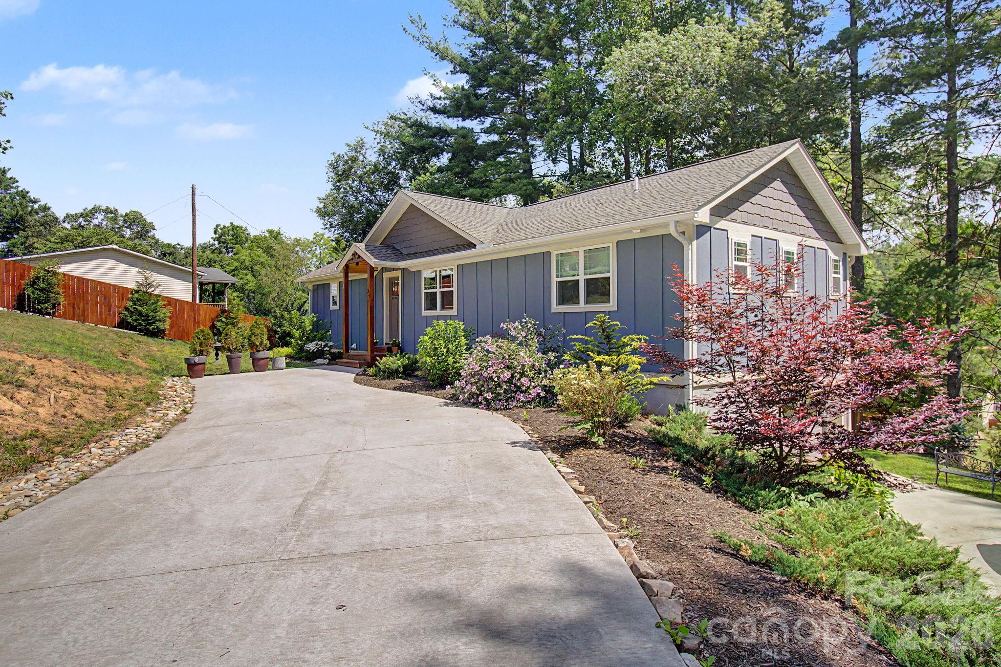 34 Aster Ridge Drive Property Photo 6