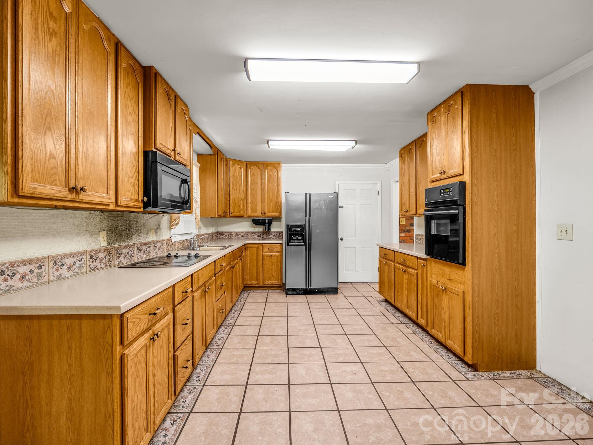 926 Toxaway Court Property Photo 6