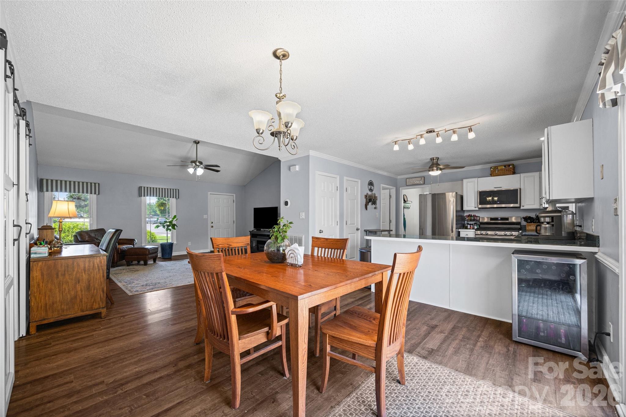 5240 Spring Glen Property Photo 8