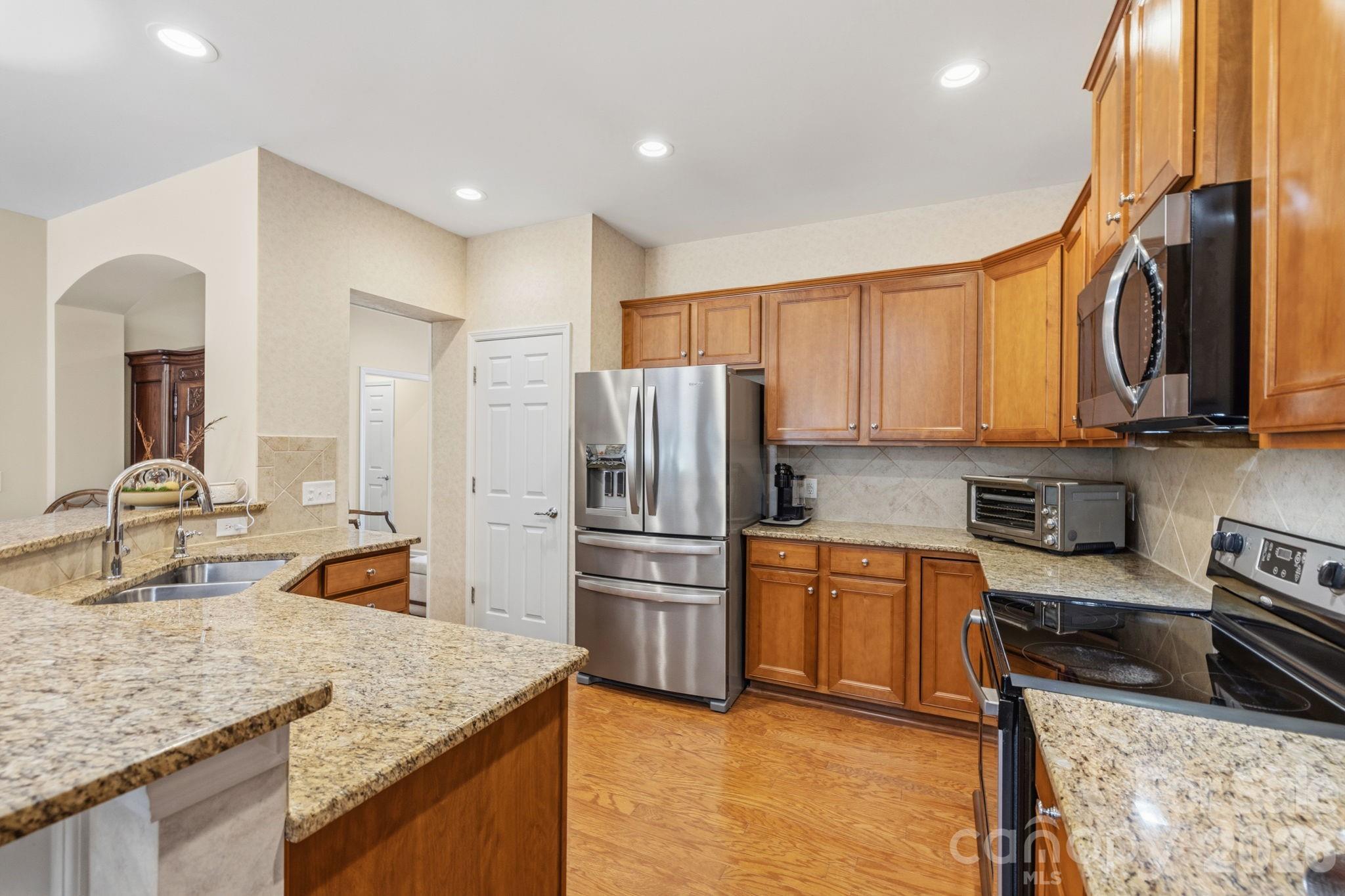 1001 Mesa Verde Drive Property Photo 12