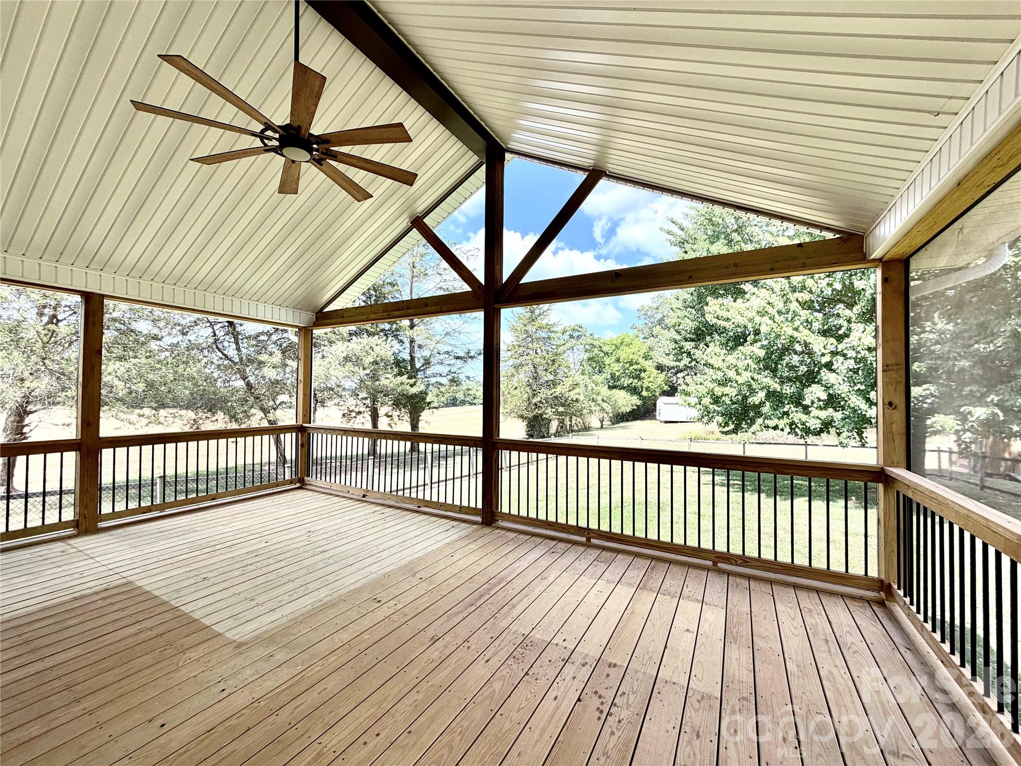 1027 Tabor Road Property Photo 3