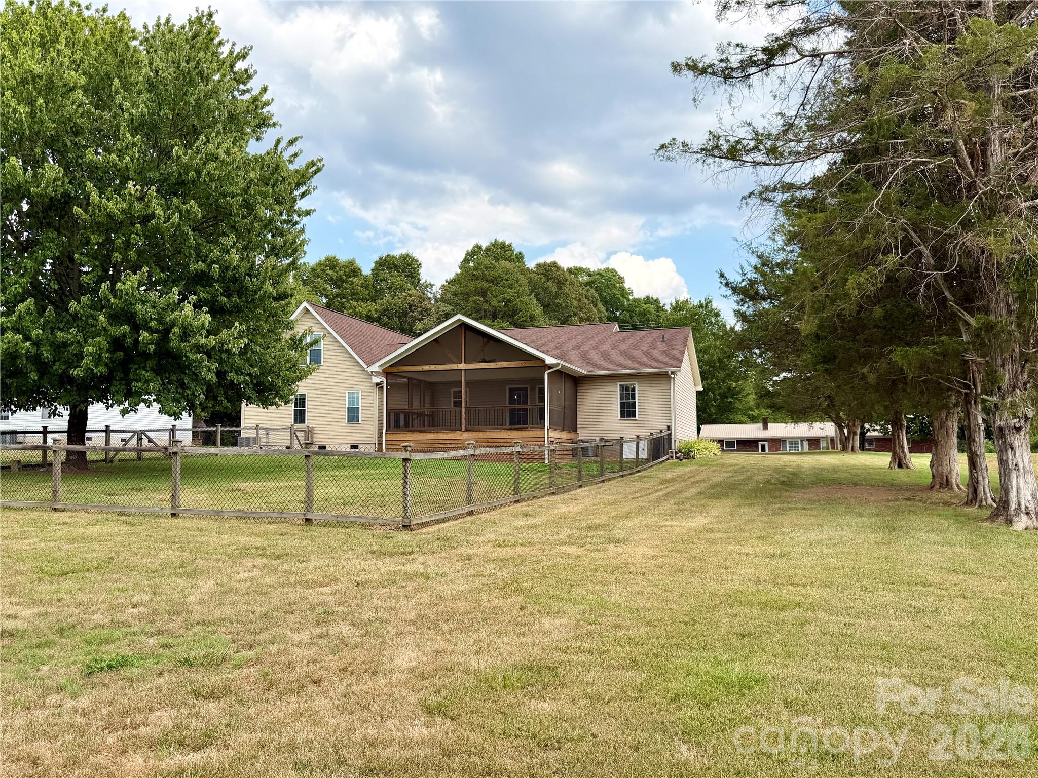 1027 Tabor Road Property Photo 4