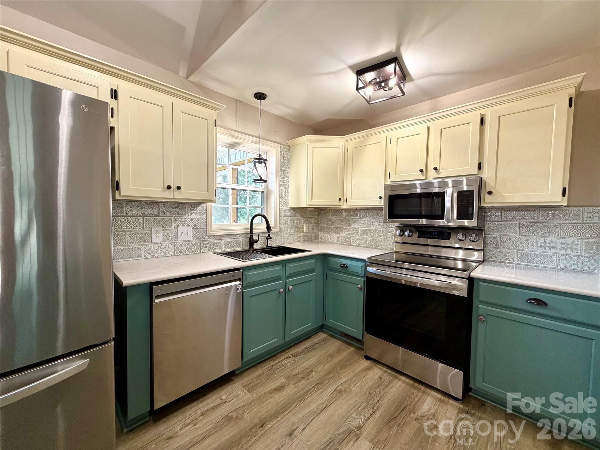 1027 Tabor Road Property Photo 5