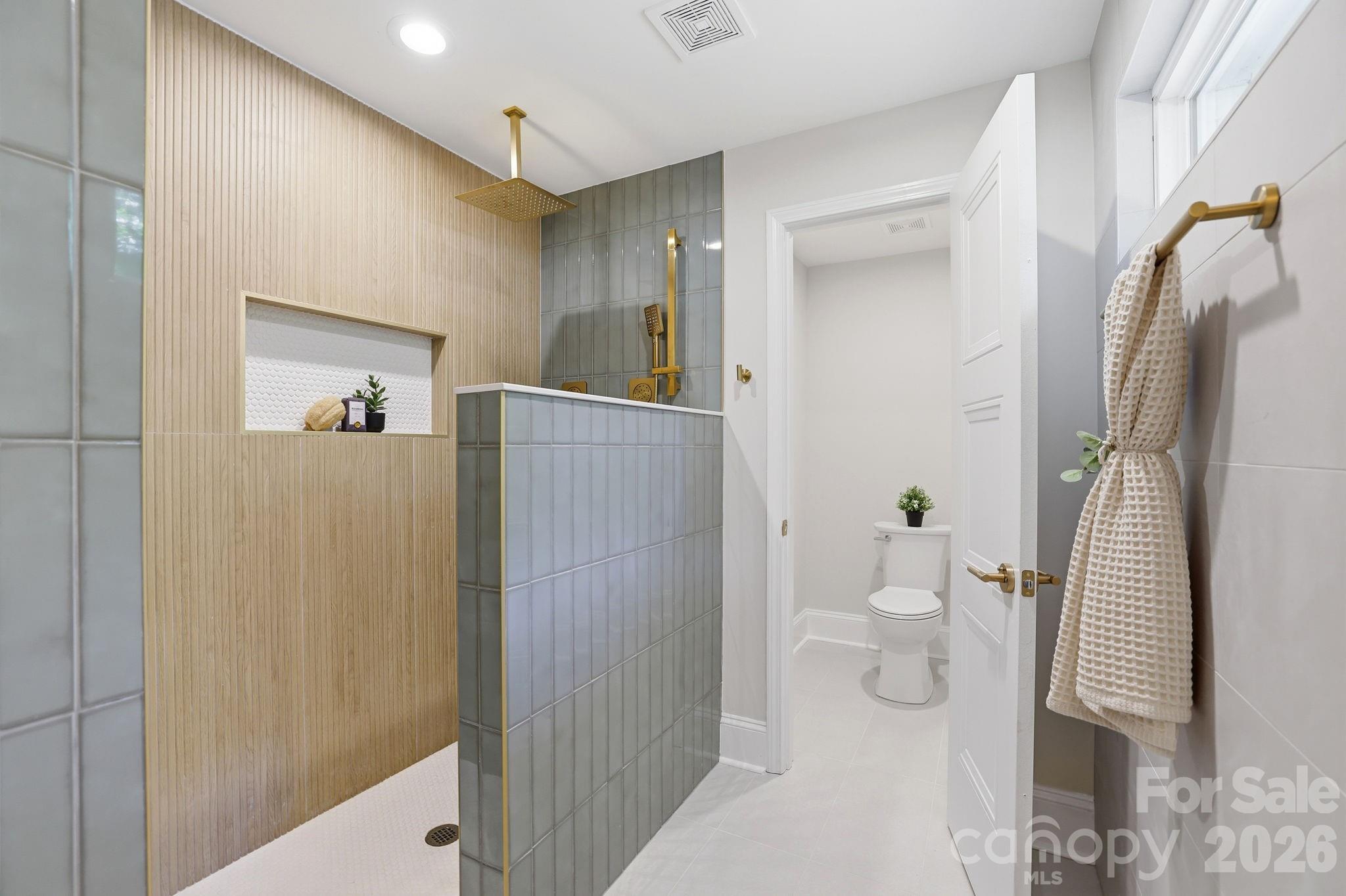 5515 Doncaster Drive Property Photo 14