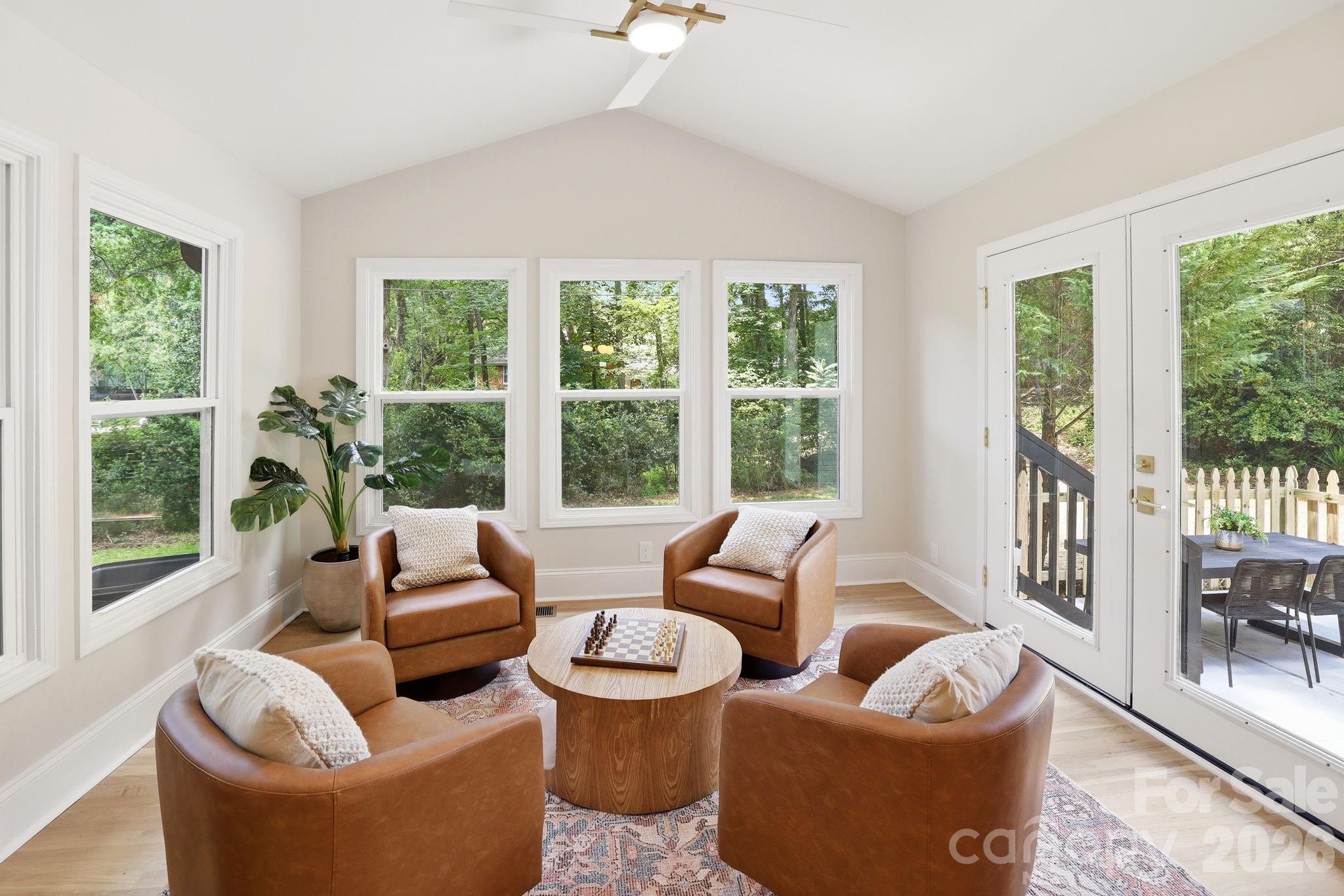 5515 Doncaster Drive Property Photo 21