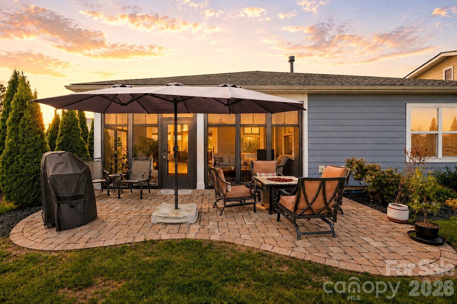 445 Bowline Drive Property Photo 1