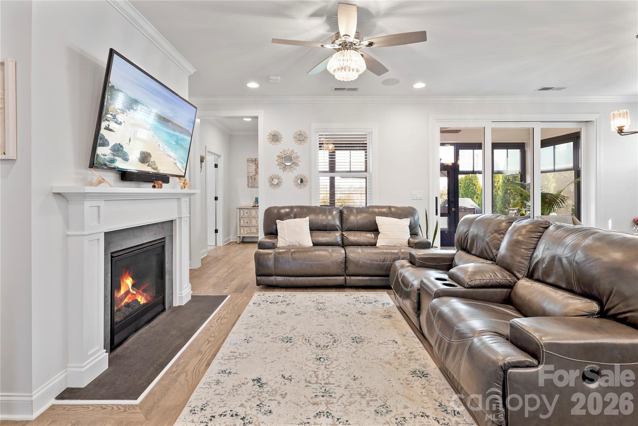 445 Bowline Drive Property Photo 6