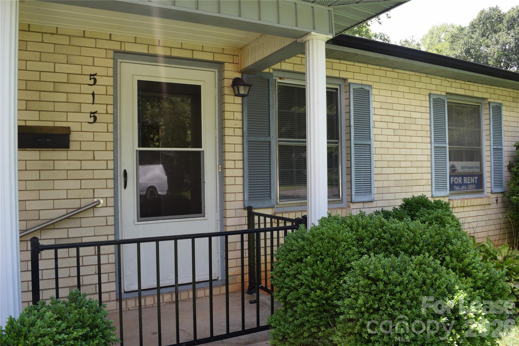 515 Kerr Street Property Photo 2