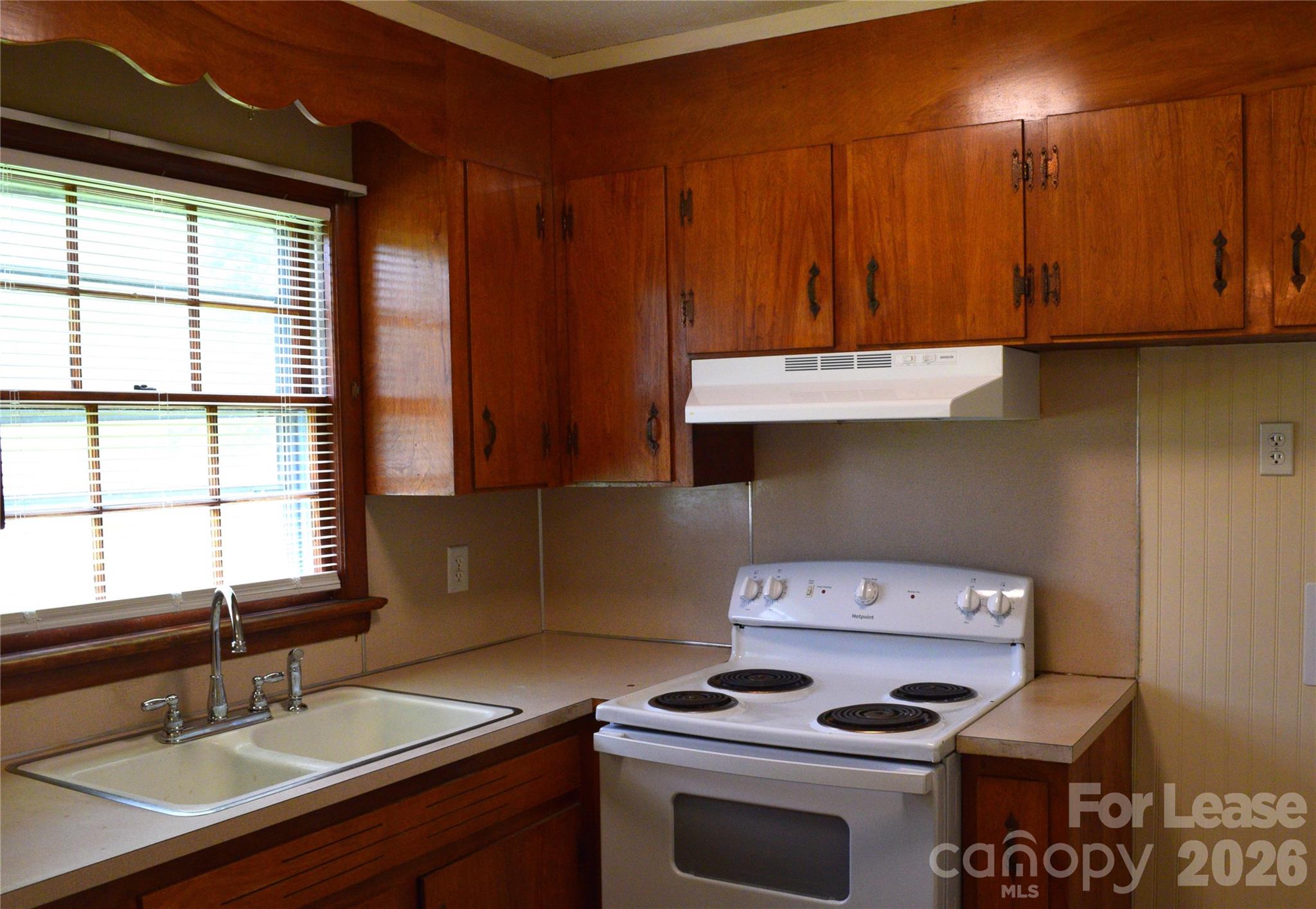 515 Kerr Street Property Photo 11