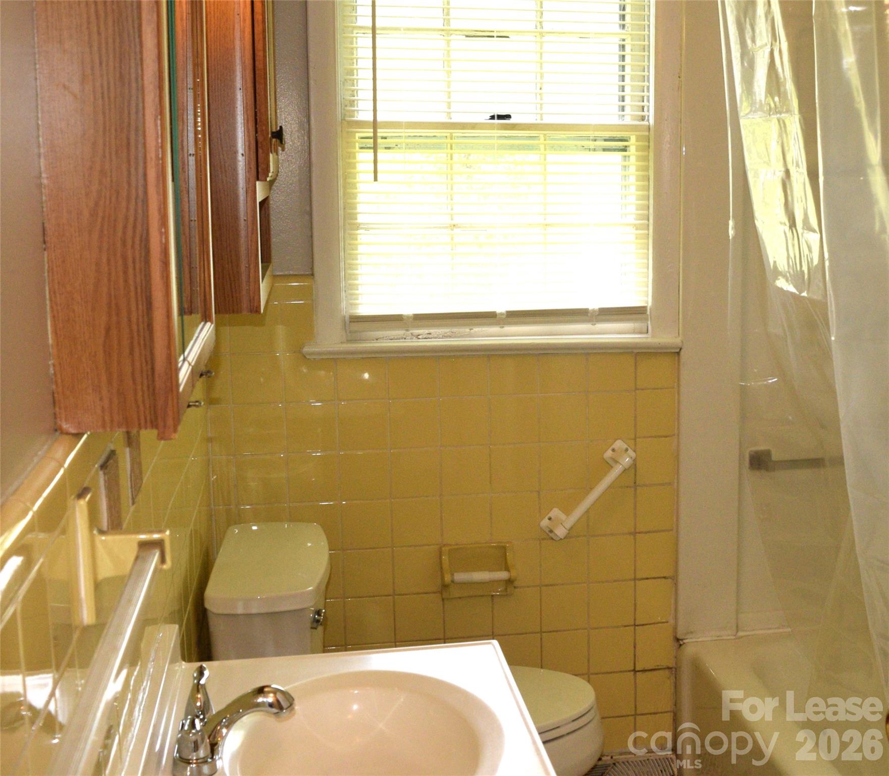 515 Kerr Street Property Photo 14