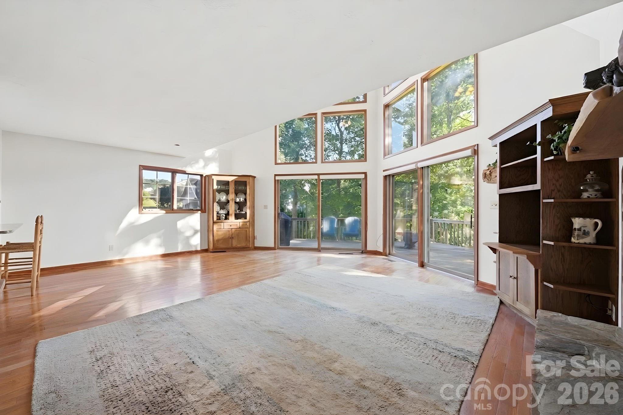 198 Hickory Hill Circle Property Photo 6