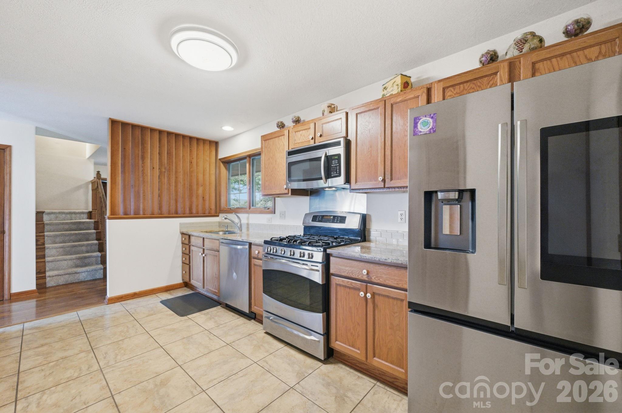 198 Hickory Hill Circle Property Photo 8