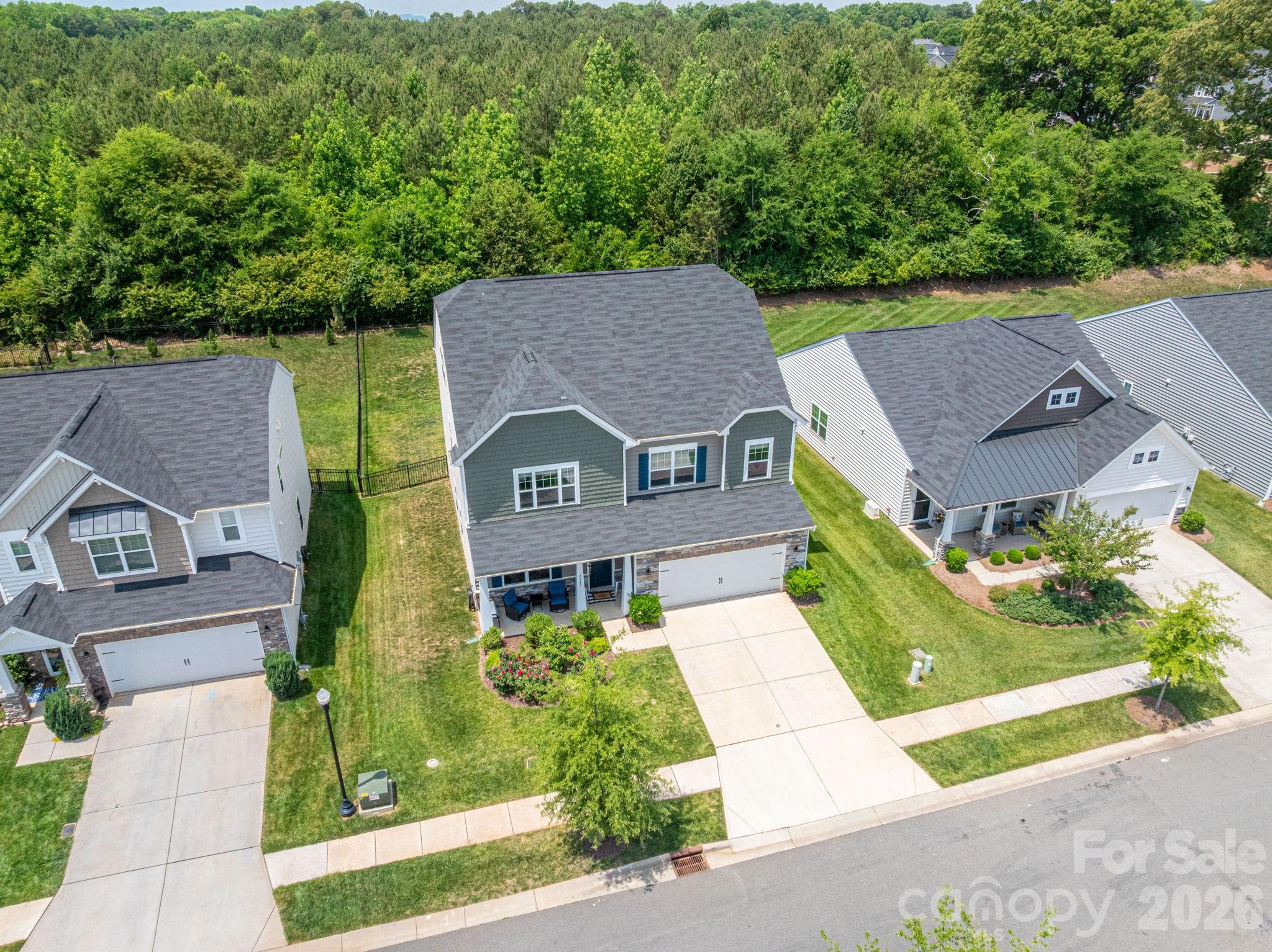 2643 Swamp Chestnut Oak Drive Property Photo 2