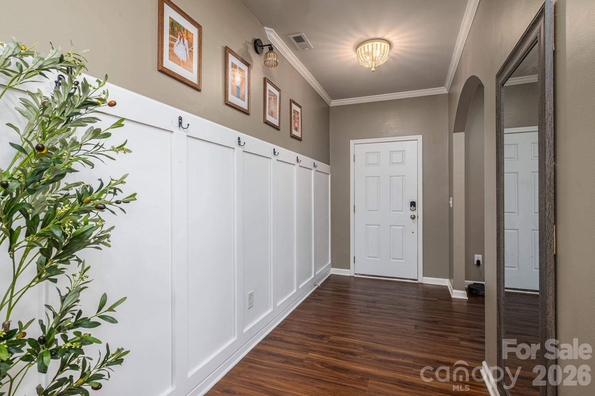 2643 Swamp Chestnut Oak Drive Property Photo 6
