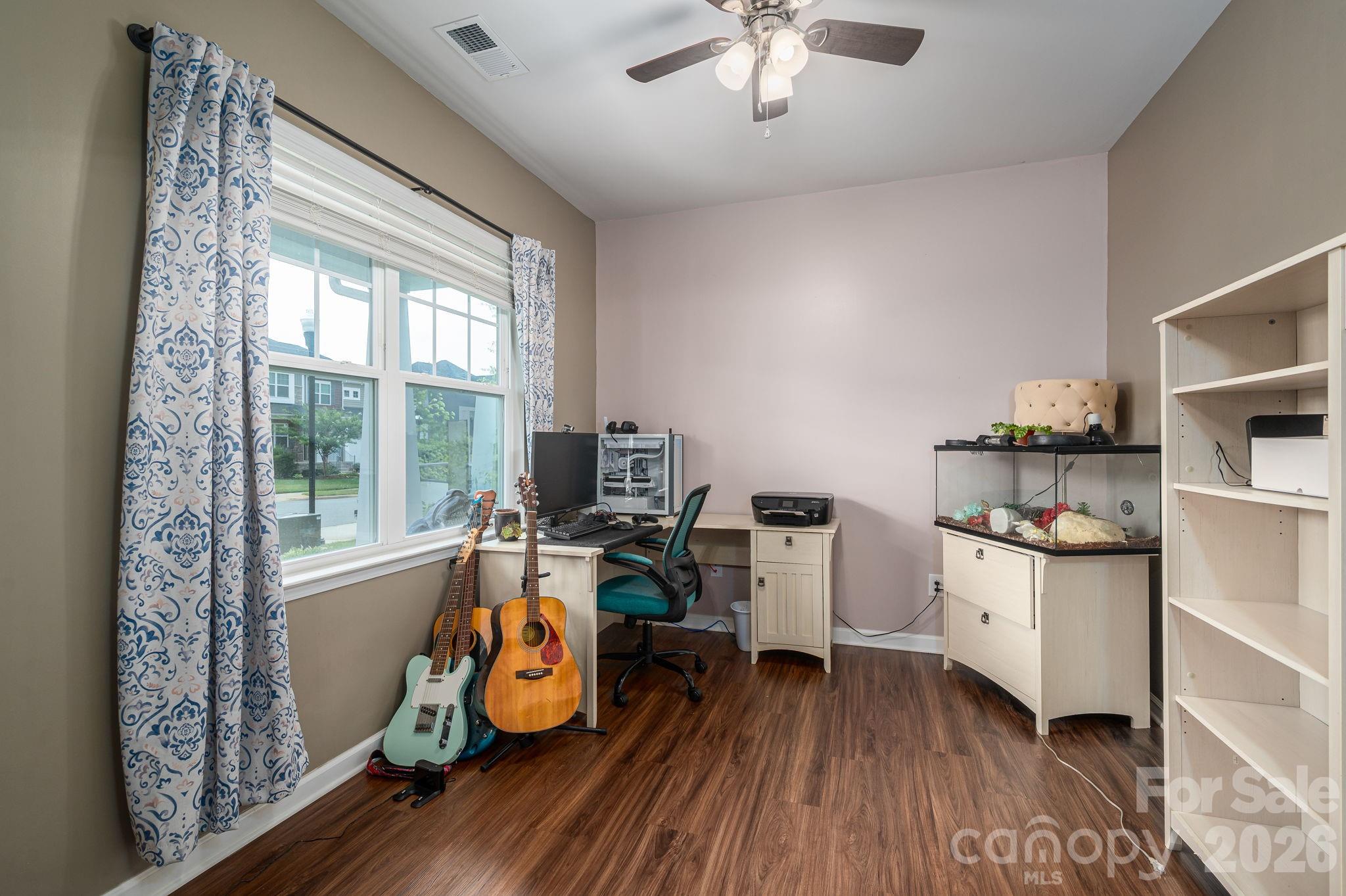 2643 Swamp Chestnut Oak Drive Property Photo 7