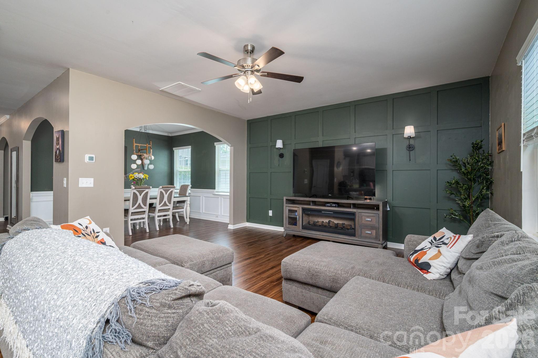 2643 Swamp Chestnut Oak Drive Property Photo 10