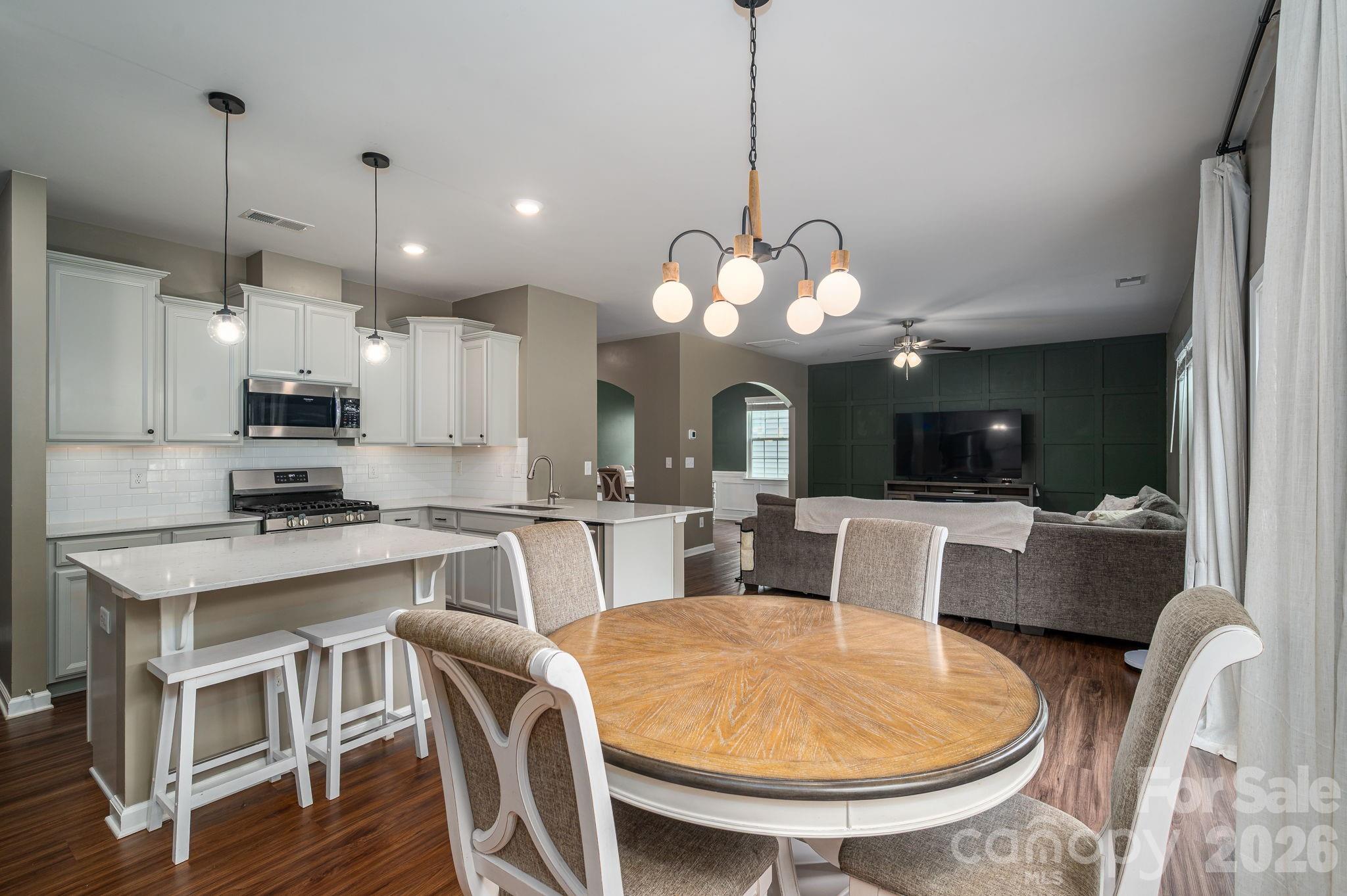 2643 Swamp Chestnut Oak Drive Property Photo 14