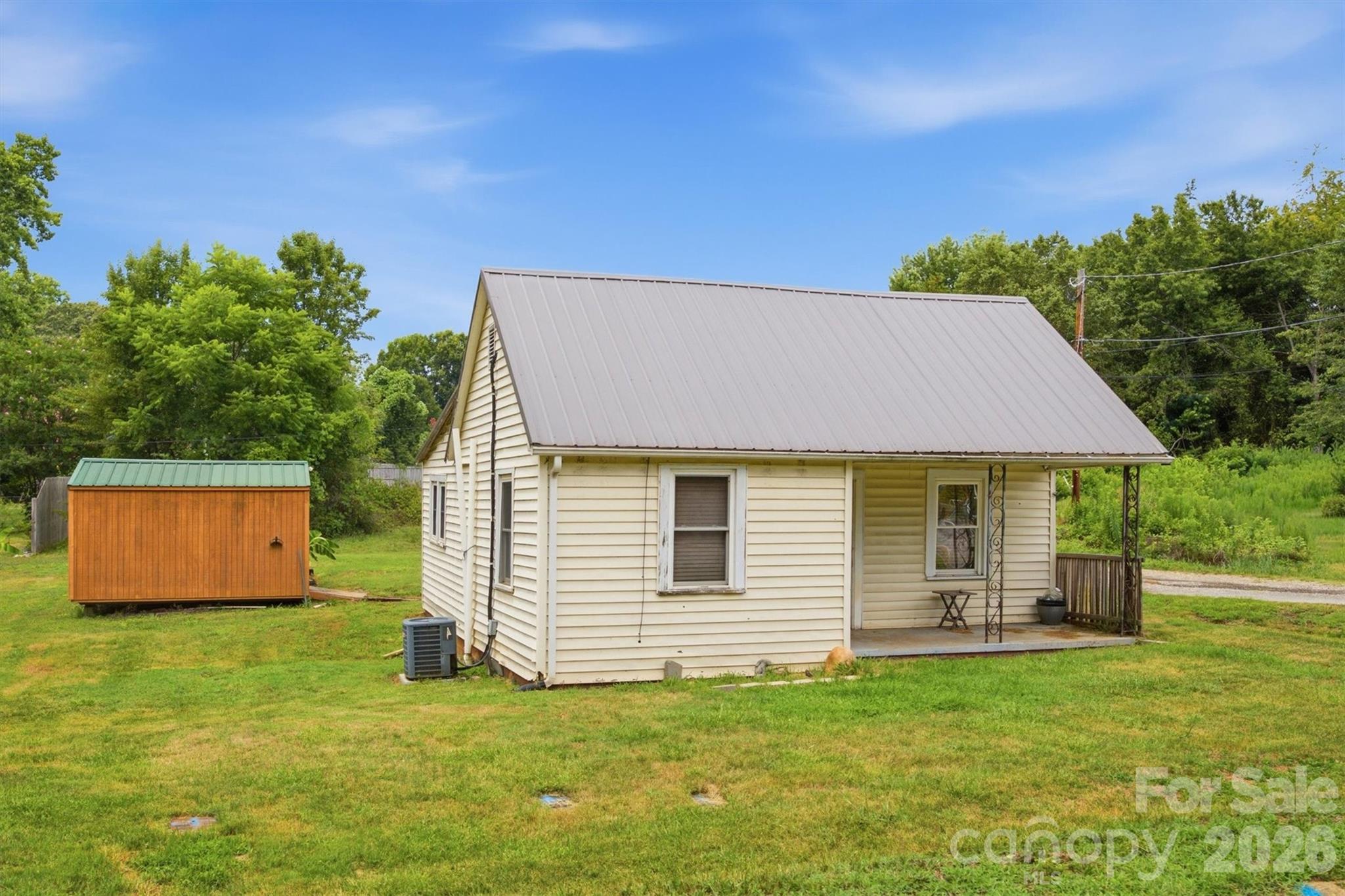 43 N Highland Avenue Property Photo 1