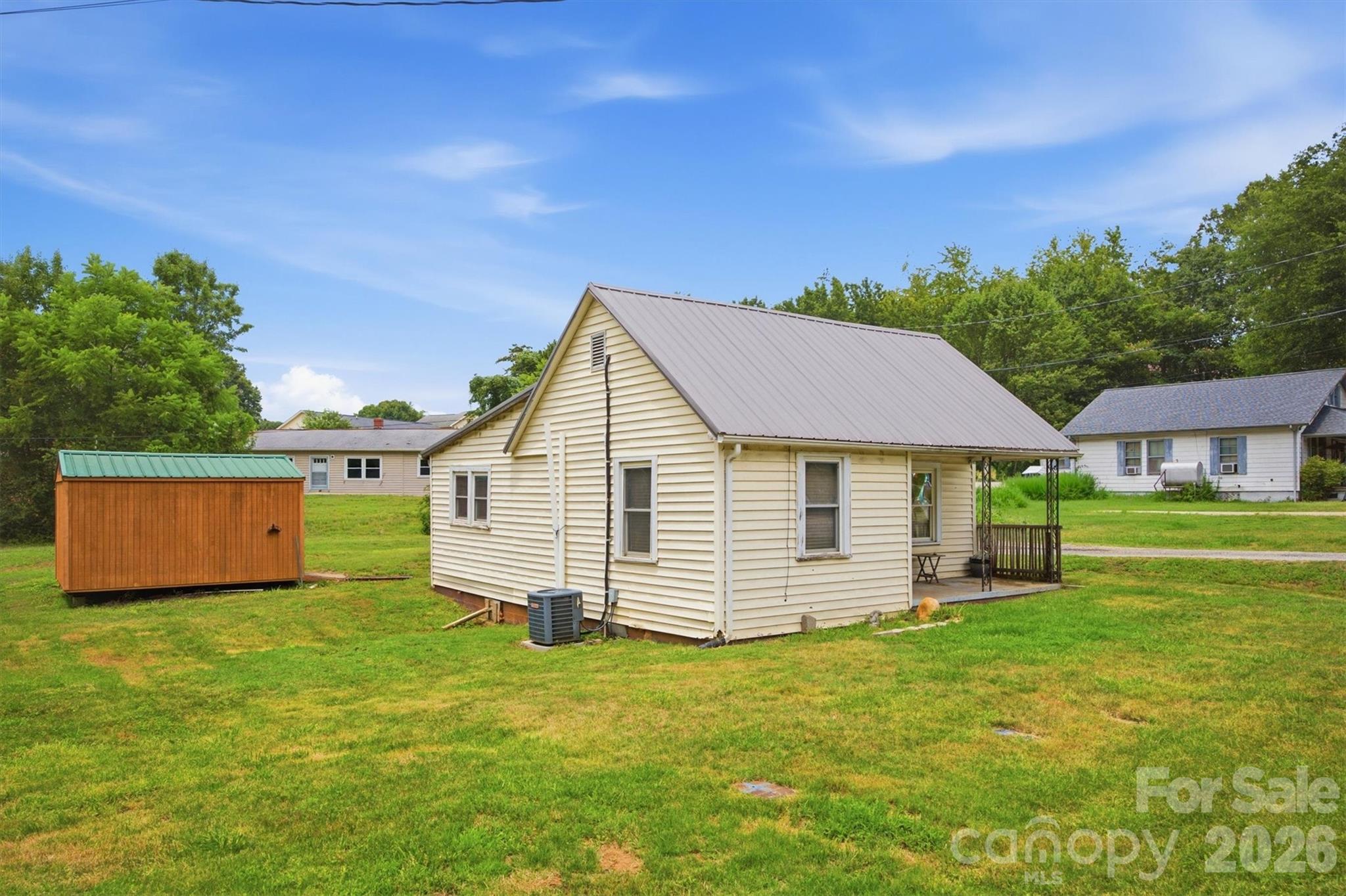43 N Highland Avenue Property Photo 2