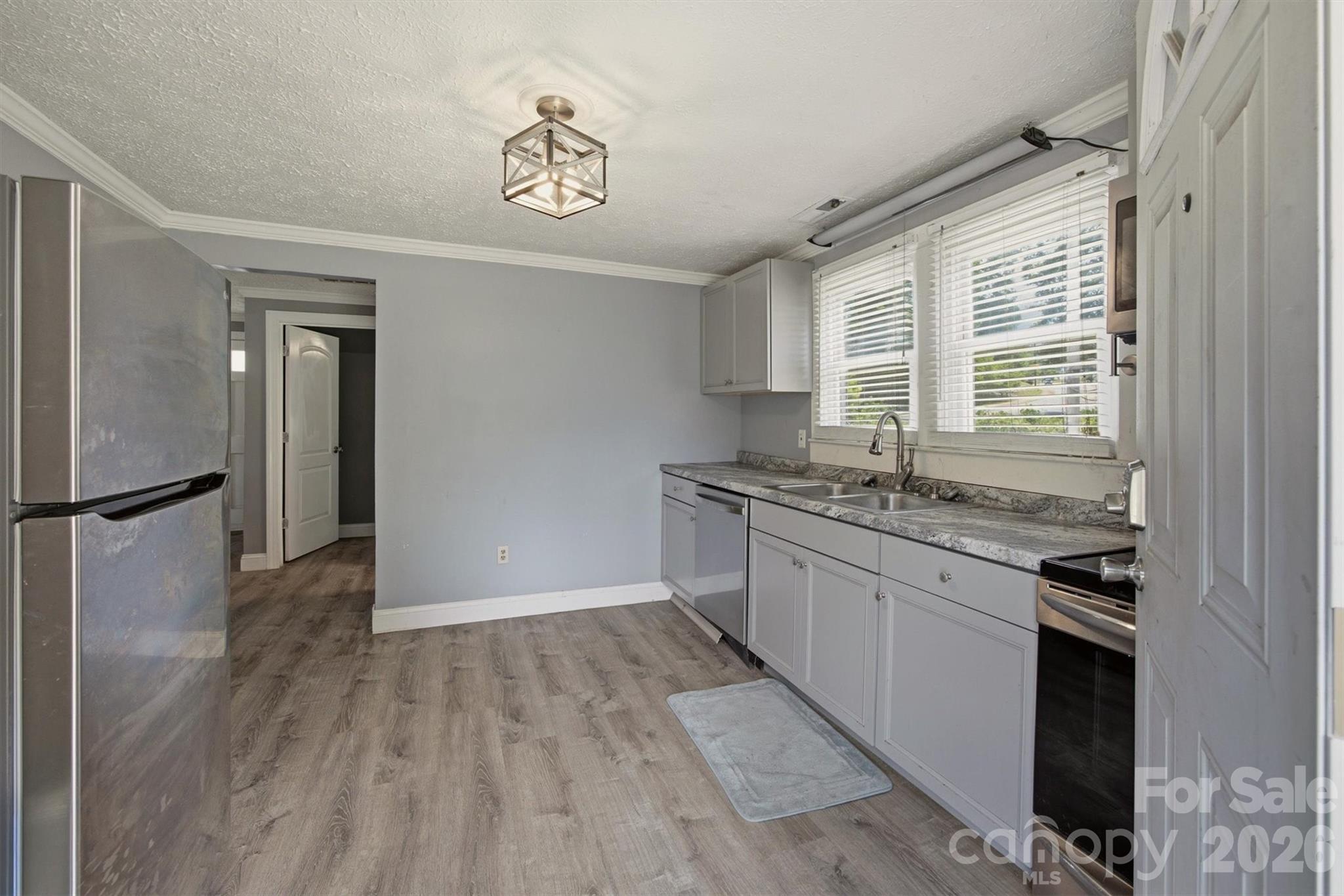 43 N Highland Avenue Property Photo 10