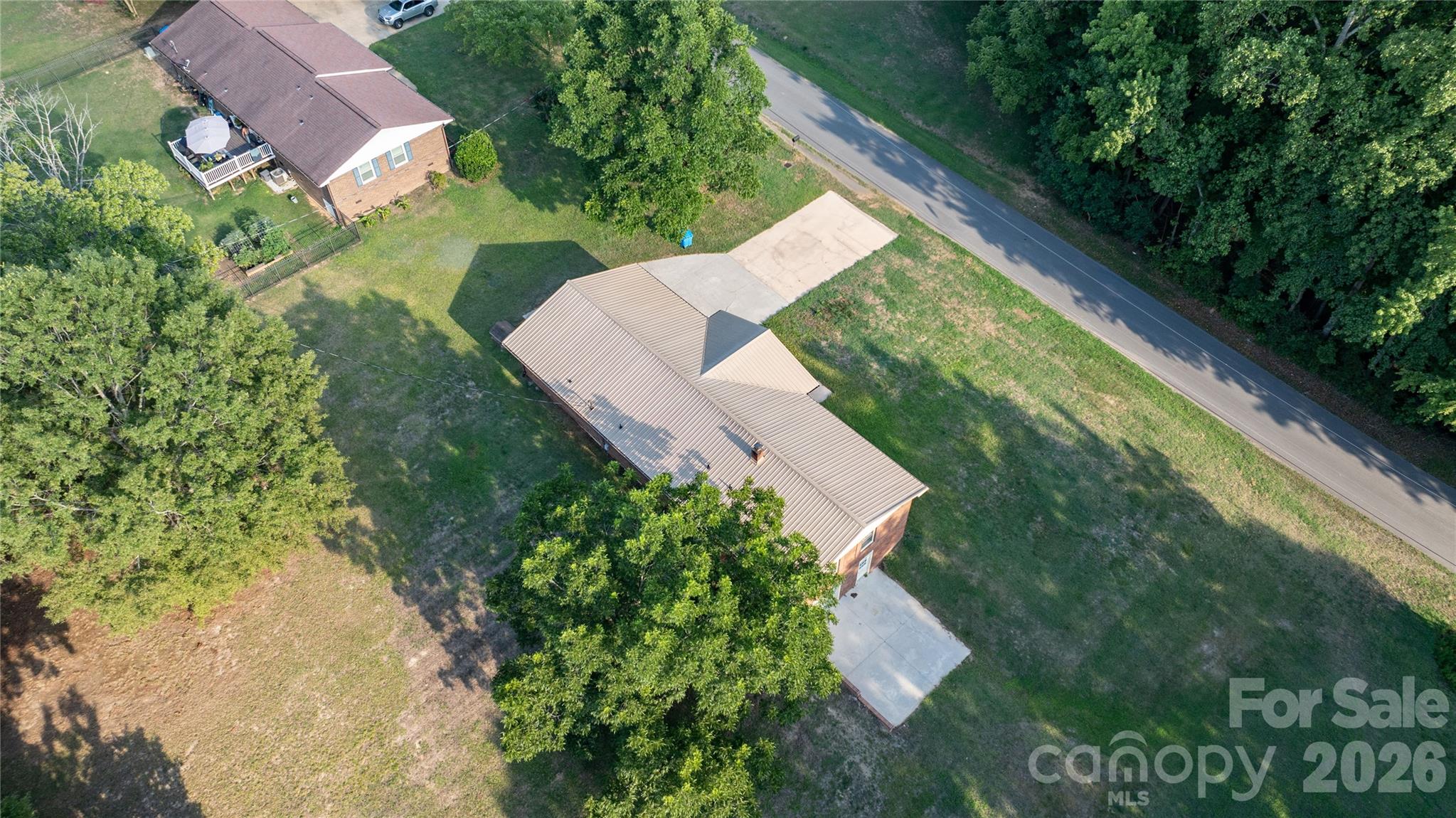2209 Woodhurst Lane Property Photo 4