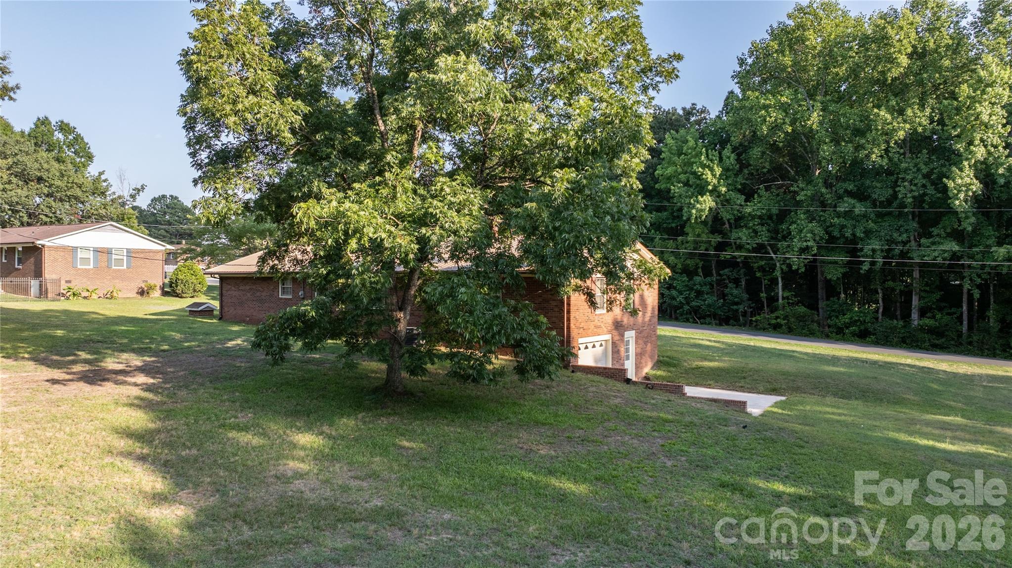 2209 Woodhurst Lane Property Photo 5