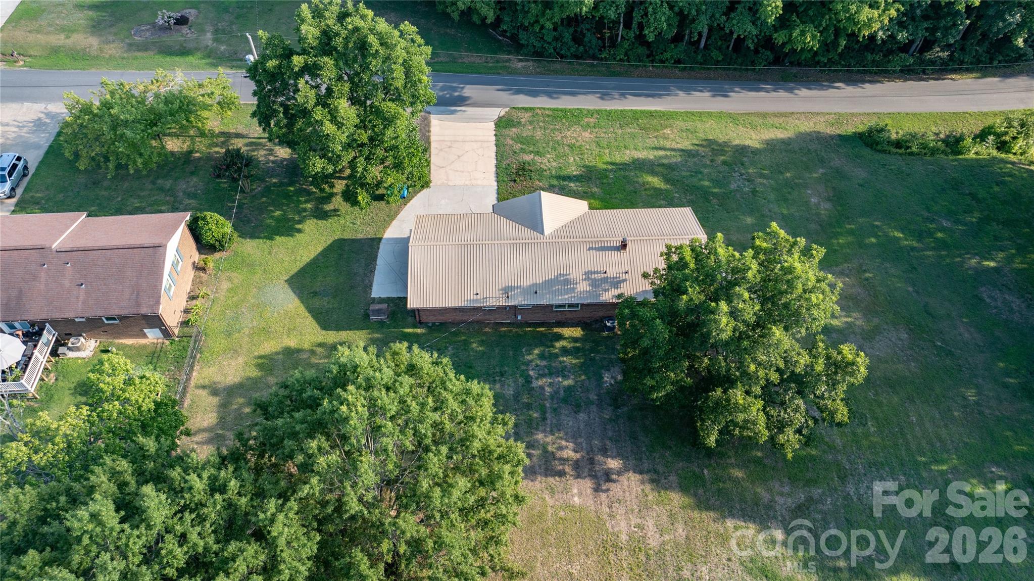 2209 Woodhurst Lane Property Photo 7