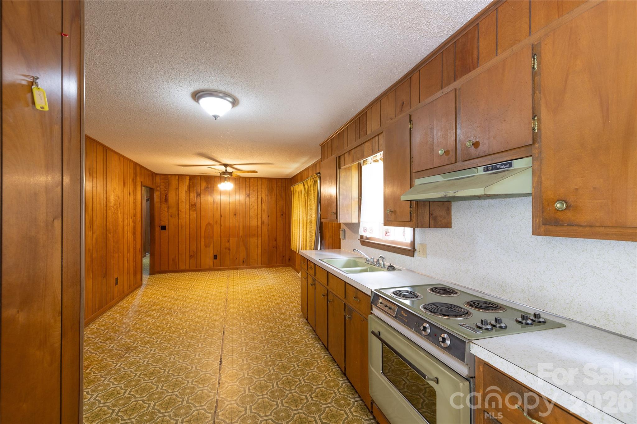 2209 Woodhurst Lane Property Photo 10