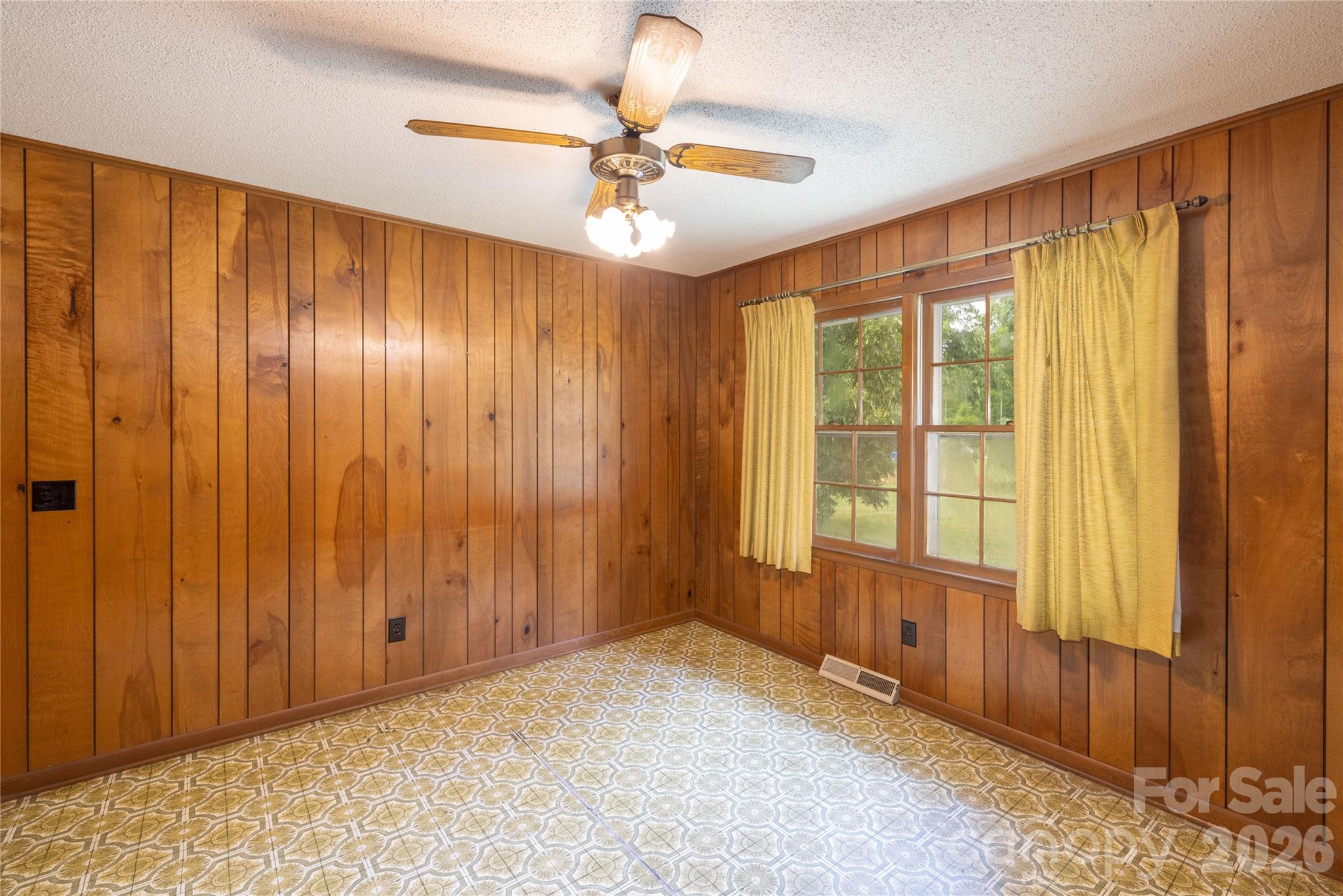 2209 Woodhurst Lane Property Photo 13