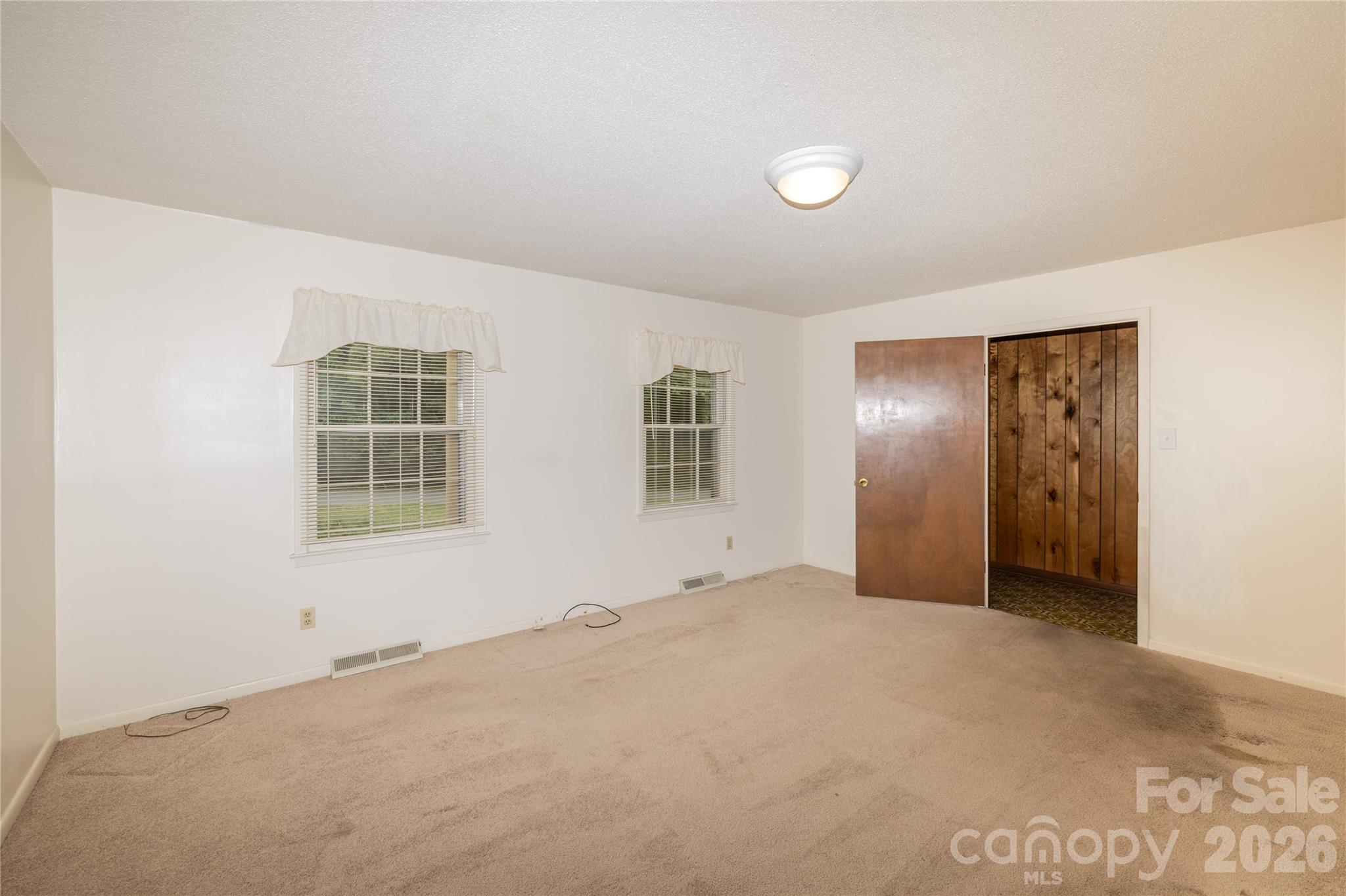 2209 Woodhurst Lane Property Photo 15