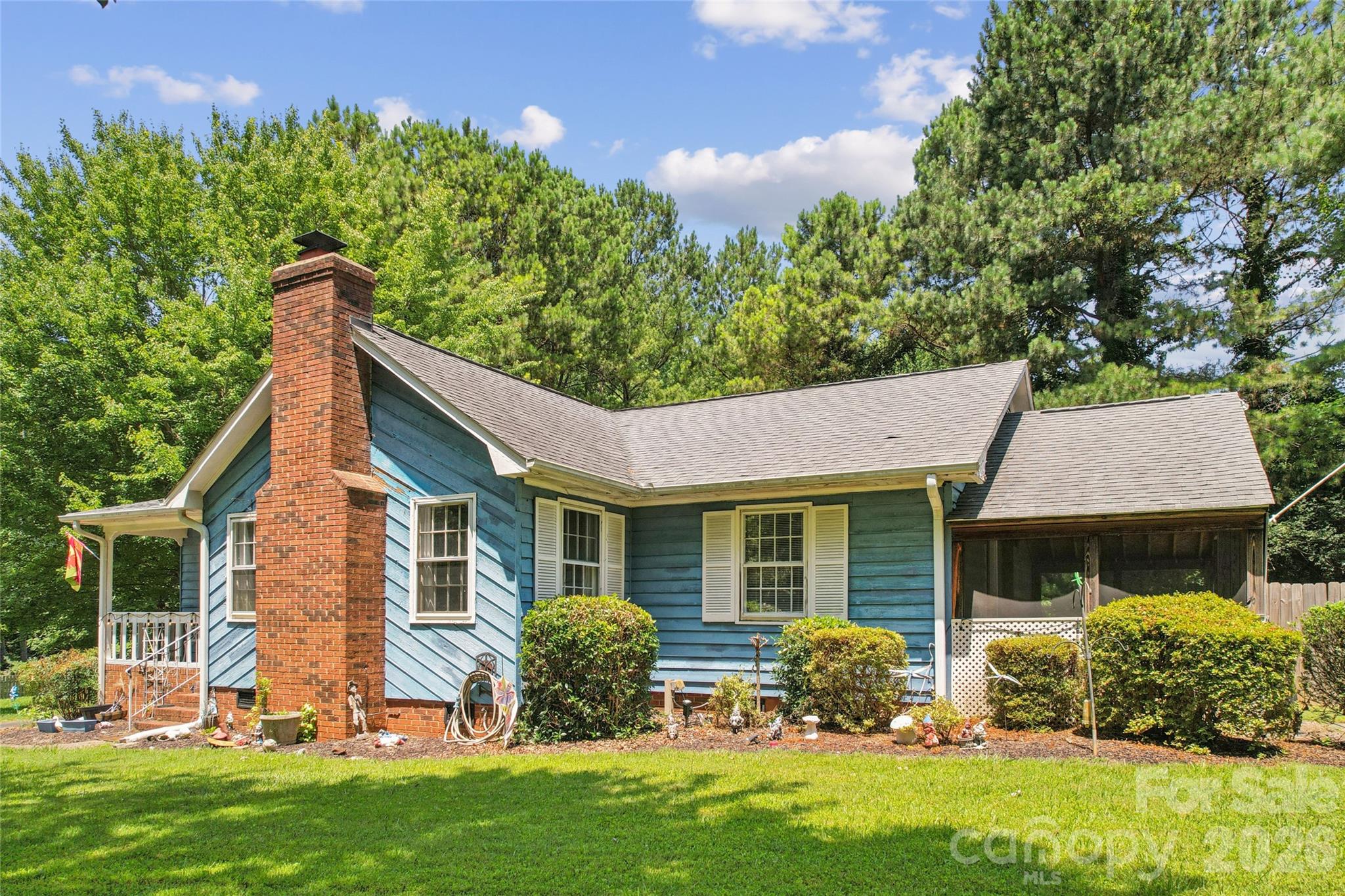 10219 Mountain Apple Drive Property Photo 4