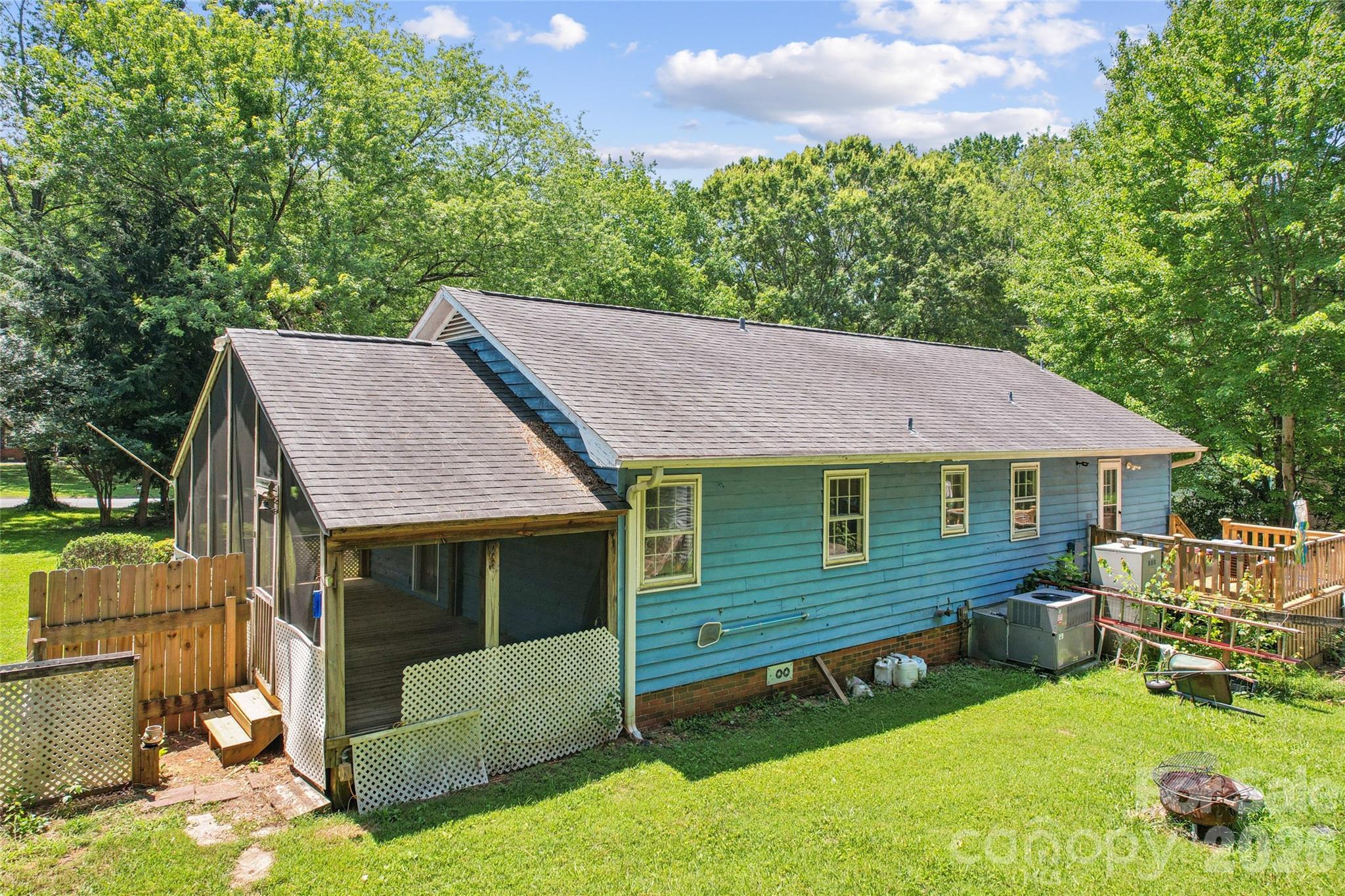 10219 Mountain Apple Drive Property Photo 9