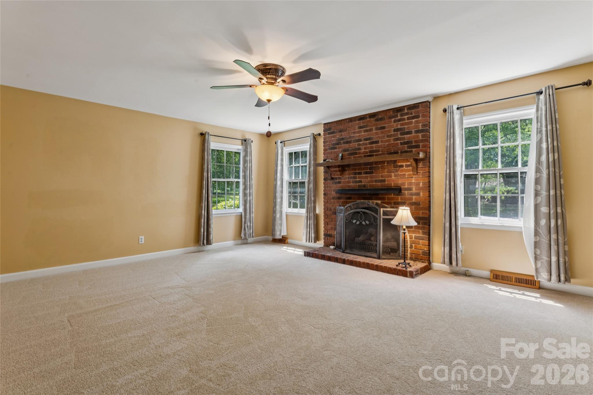 10219 Mountain Apple Drive Property Photo 14