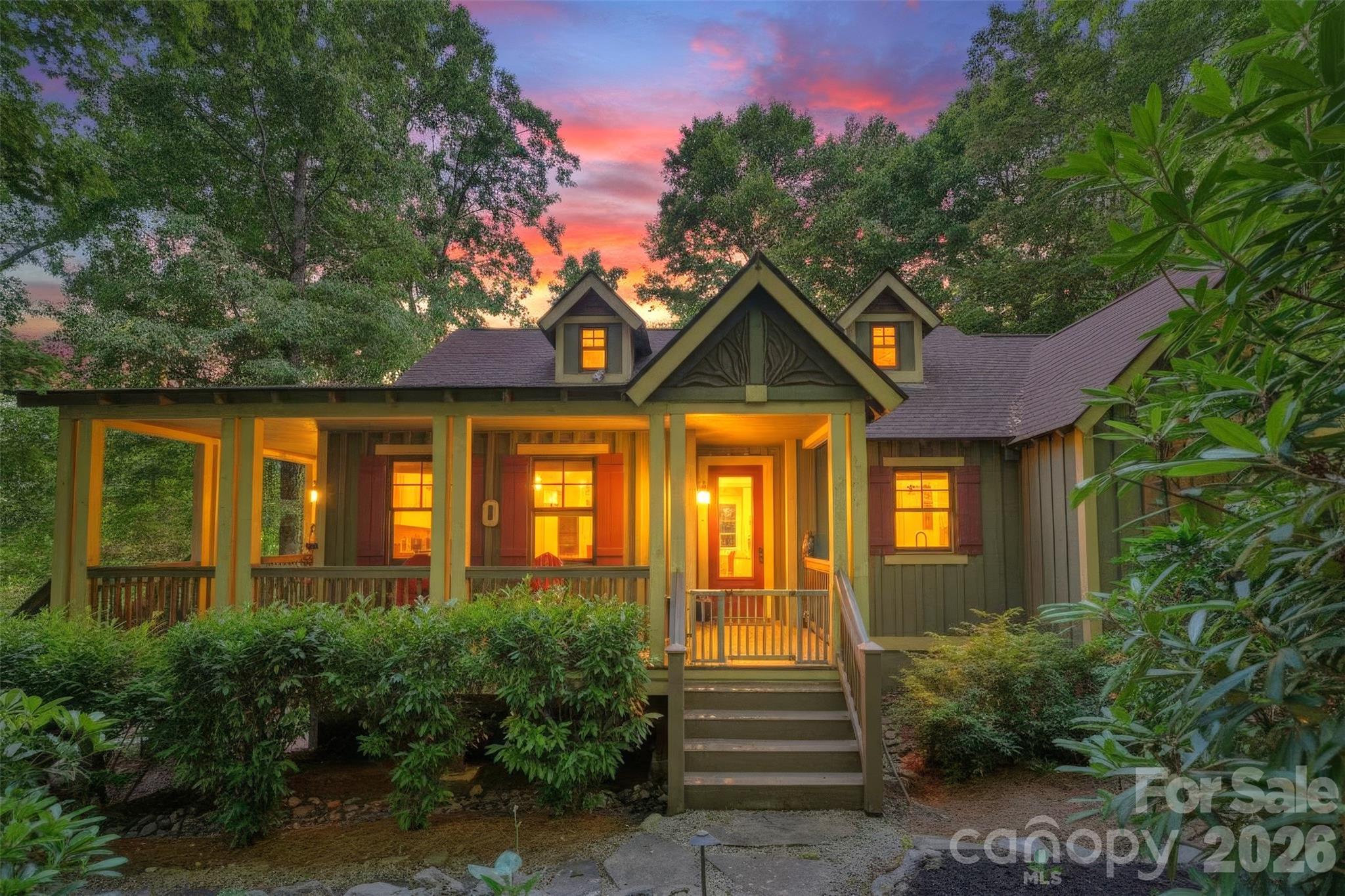 325 Hedgewood Drive Property Photo 2