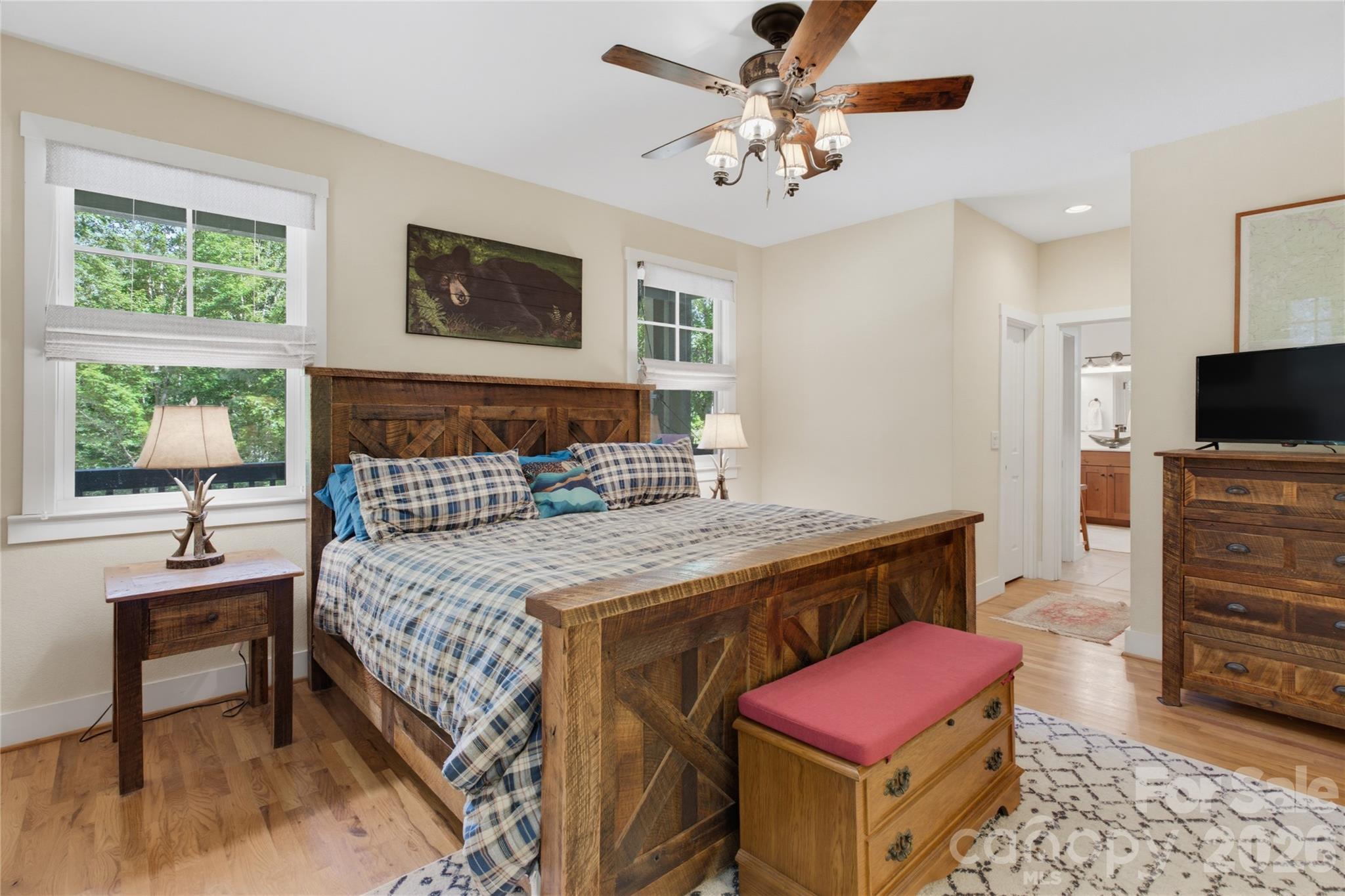 325 Hedgewood Drive Property Photo 11