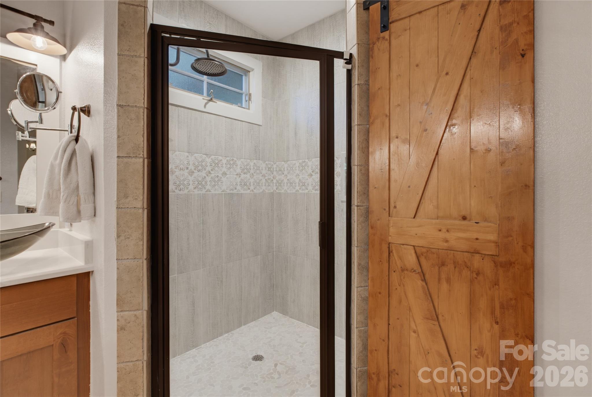 325 Hedgewood Drive Property Photo 14