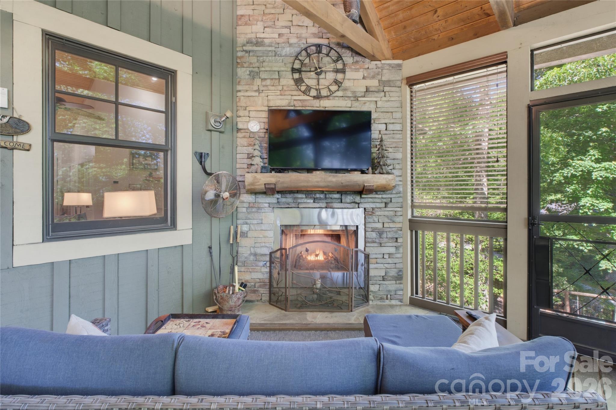 325 Hedgewood Drive Property Photo 22